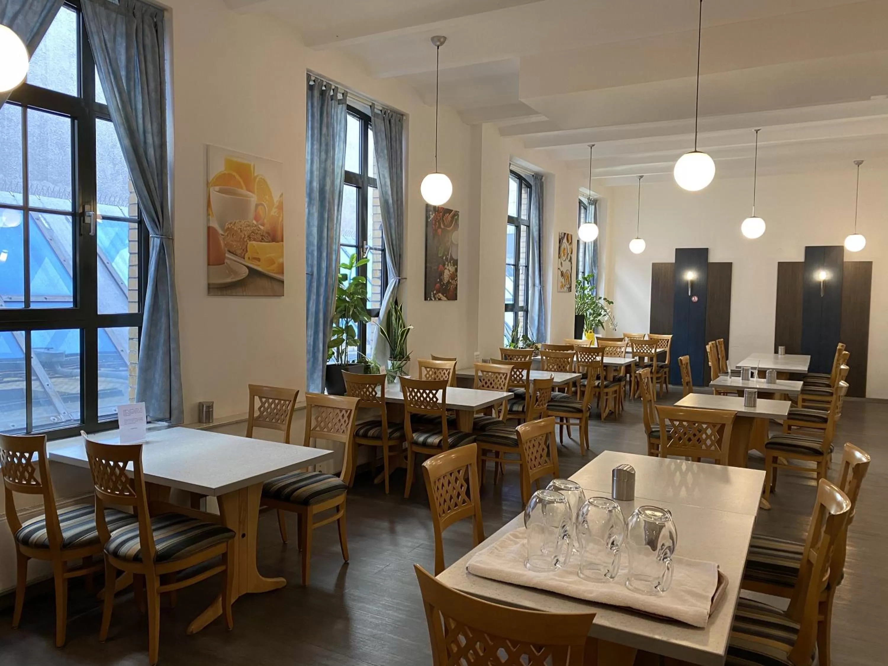 Restaurant/places to eat in Opera Hotel Köln