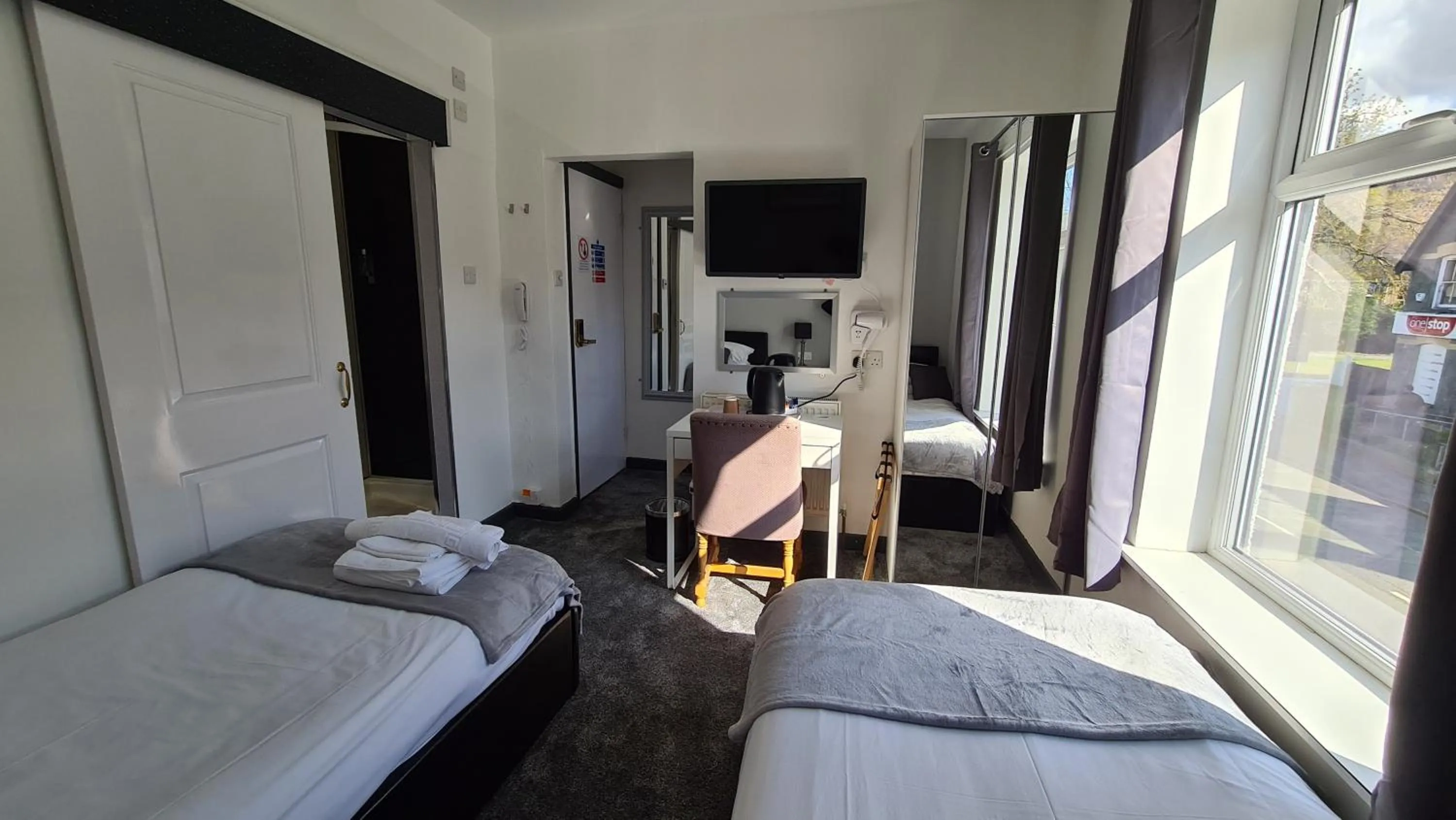 Bed in Y Gwynedd Inn