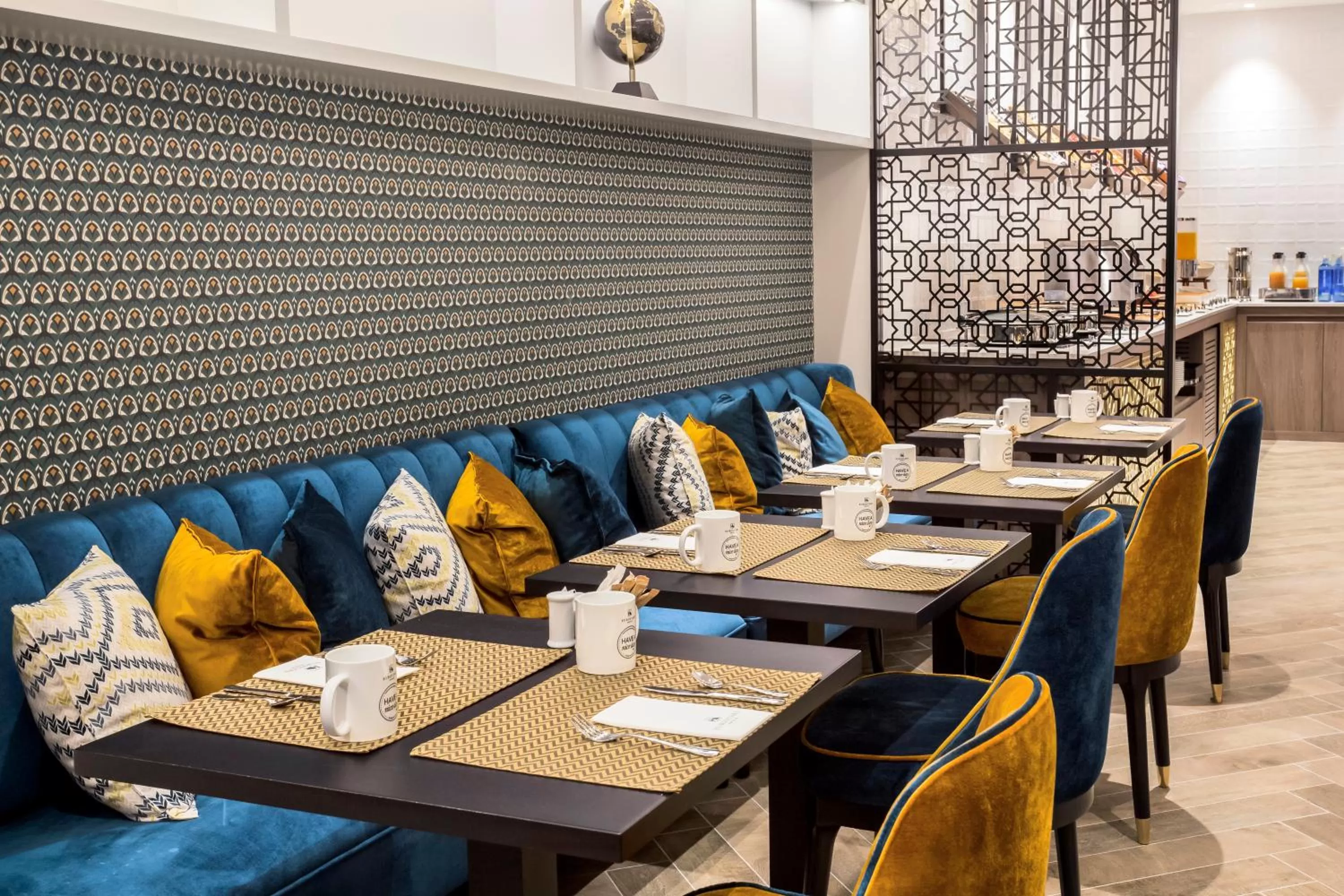 Lounge or bar in Eurostars Puerta Real