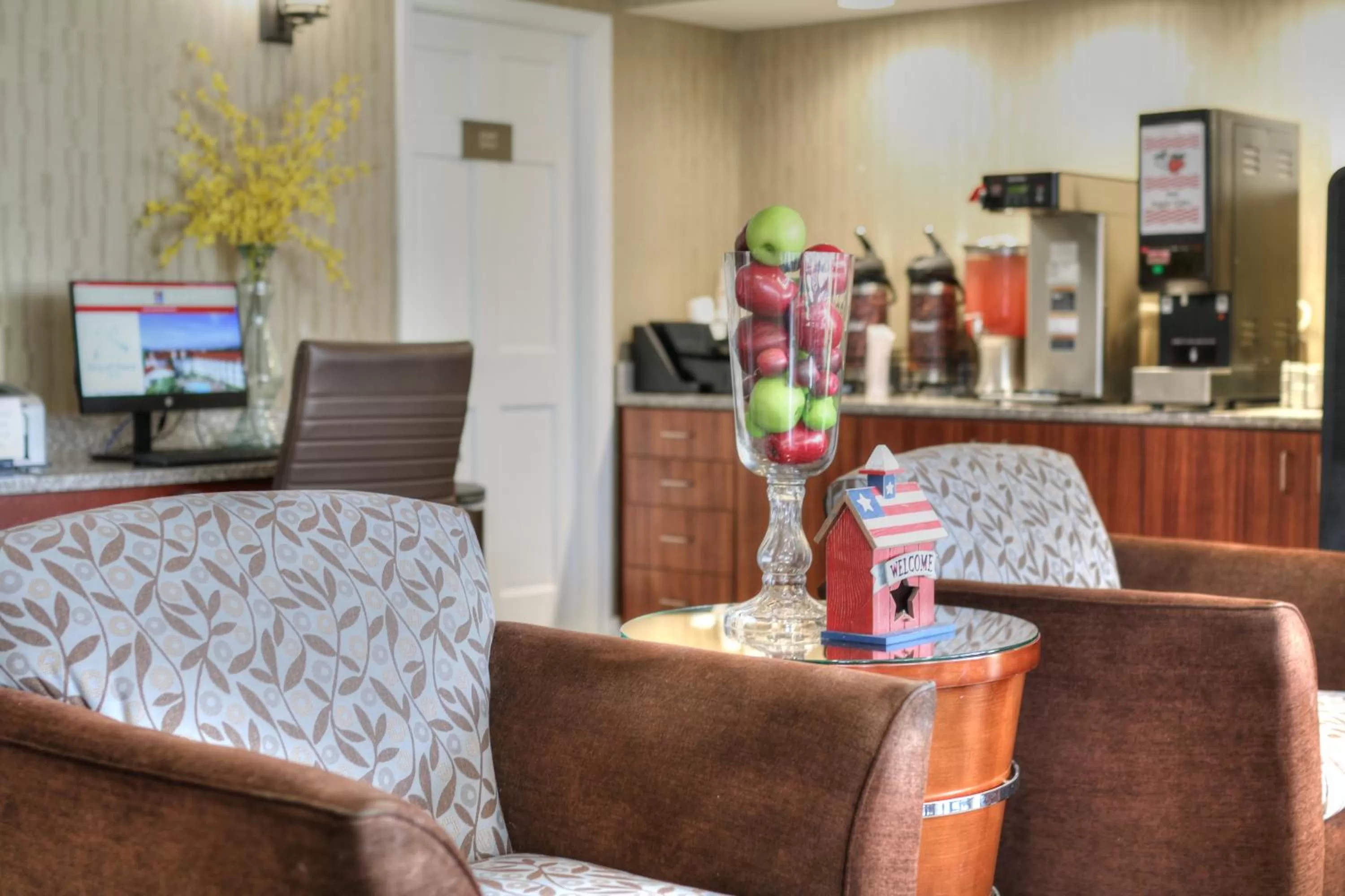 Seating area in The Inn at Apple Valley, an Ascend Collection Hotel