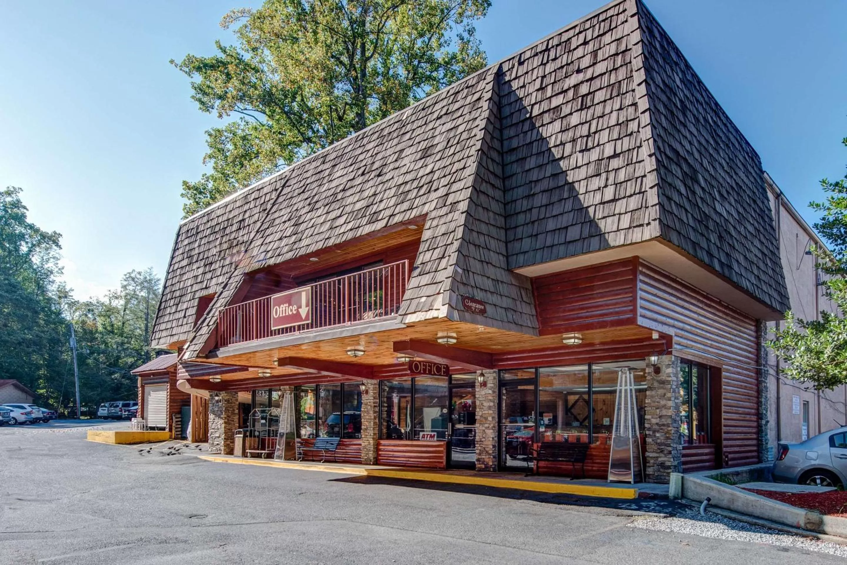 Property building in Quality Inn Creekside - Downtown Gatlinburg
