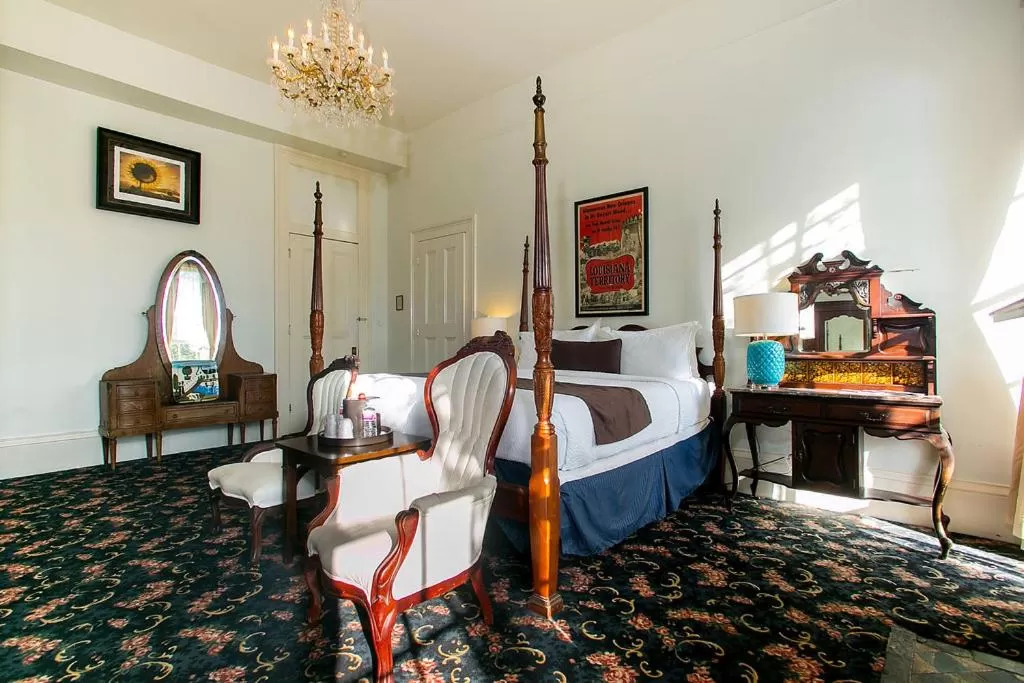 Bedroom, Bed in Lafitte Hotel & Bar