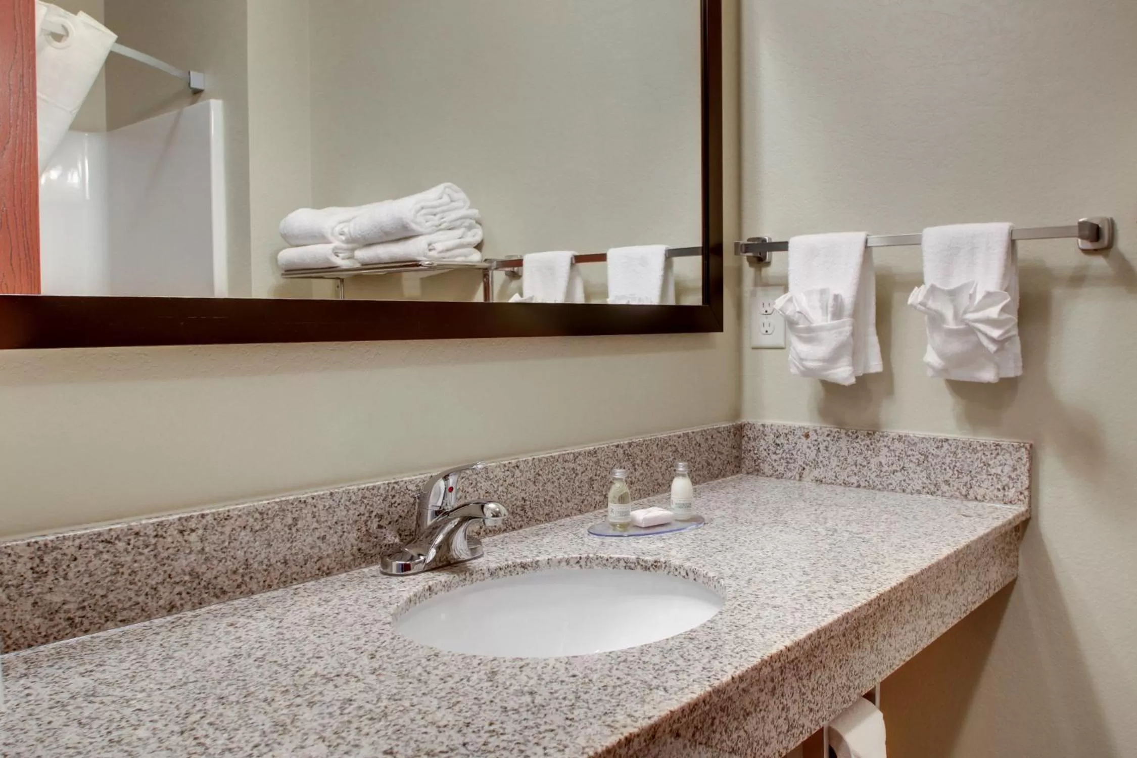 Spa and wellness centre/facilities in Cobblestone Hotel & Suites - Charlestown
