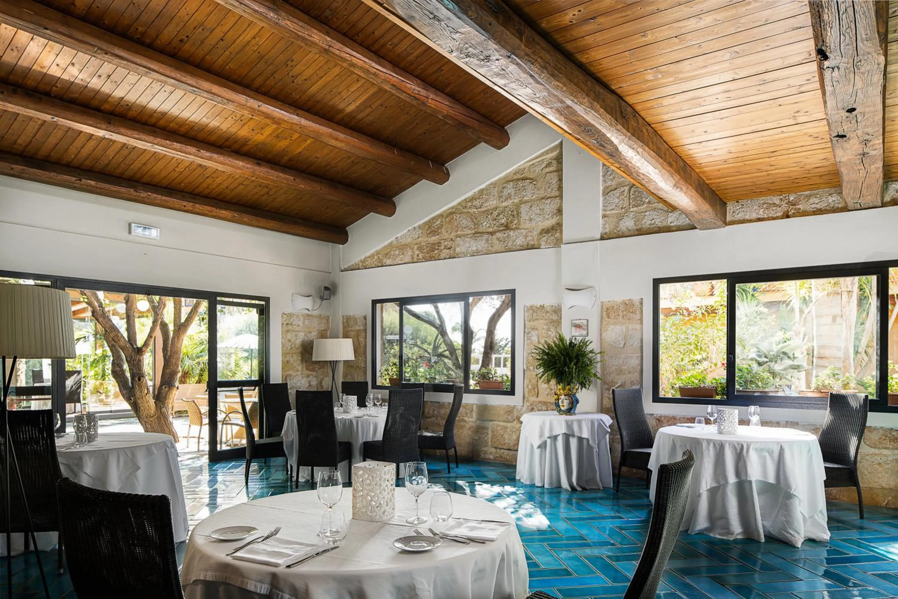 Restaurant/places to eat in Magaggiari Hotel Resort