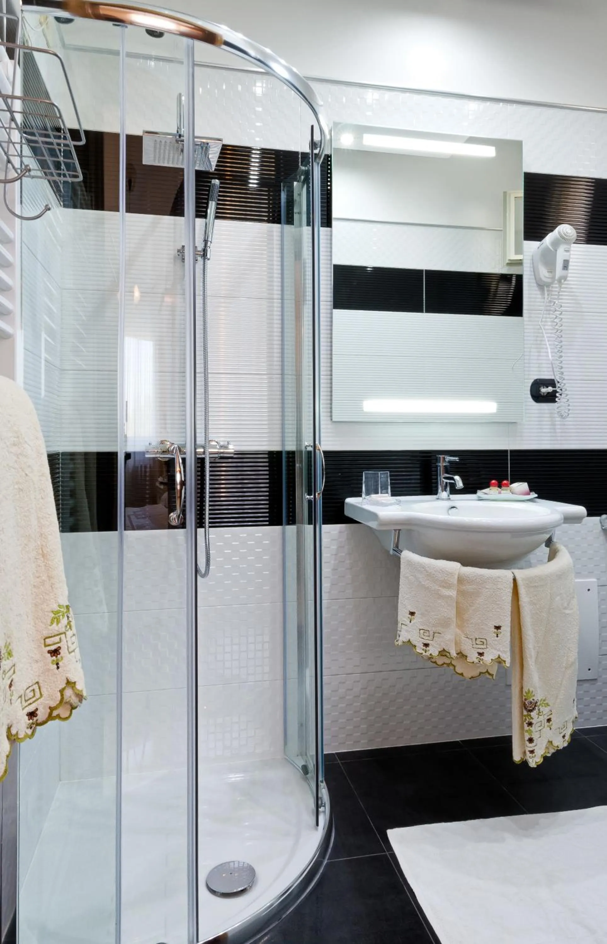 Double Room with Extra Bed in Hotel Mediterraneo