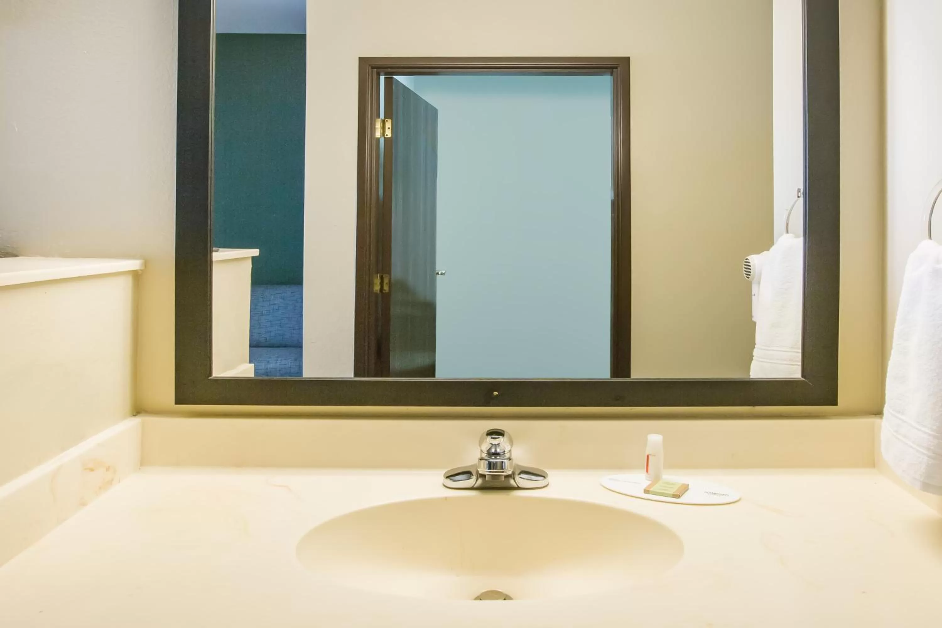 Bathroom in Super 8 by Wyndham Port Arthur/Nederland Area