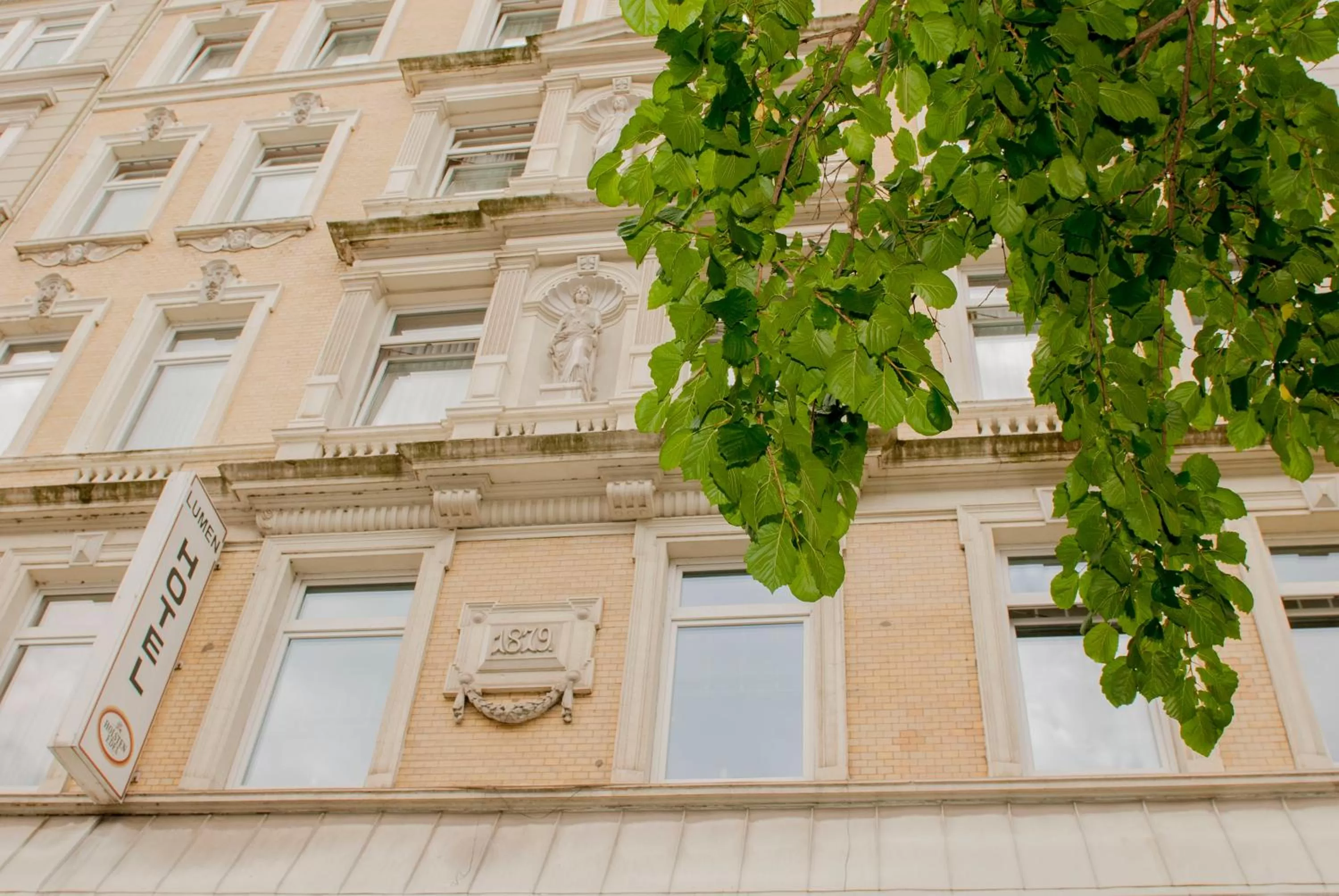 Facade/entrance in Hotel Lumen am Hauptbahnhof