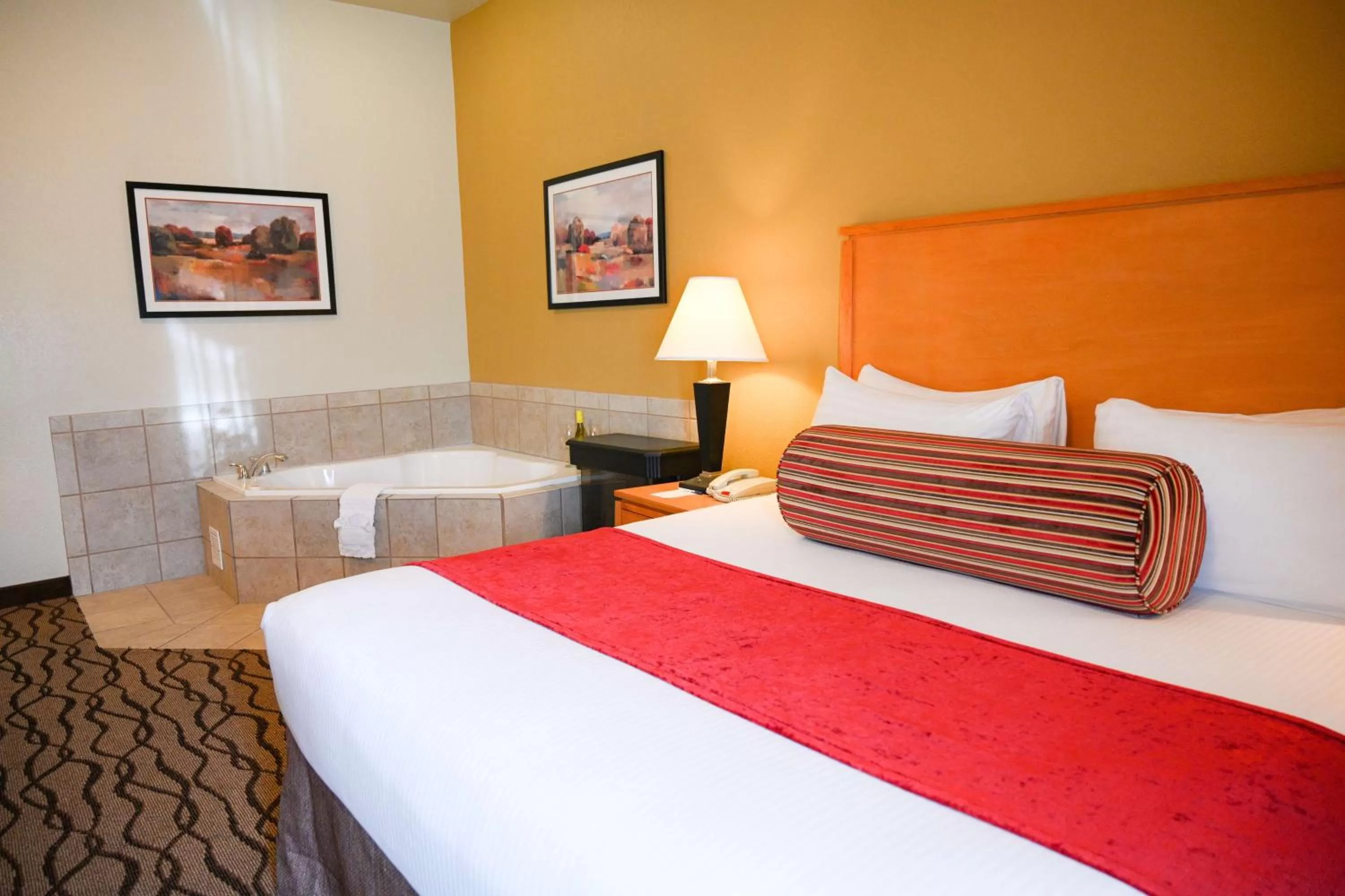 Photo of the whole room, Bed in Best Western Plus Guymon Hotel & Suites