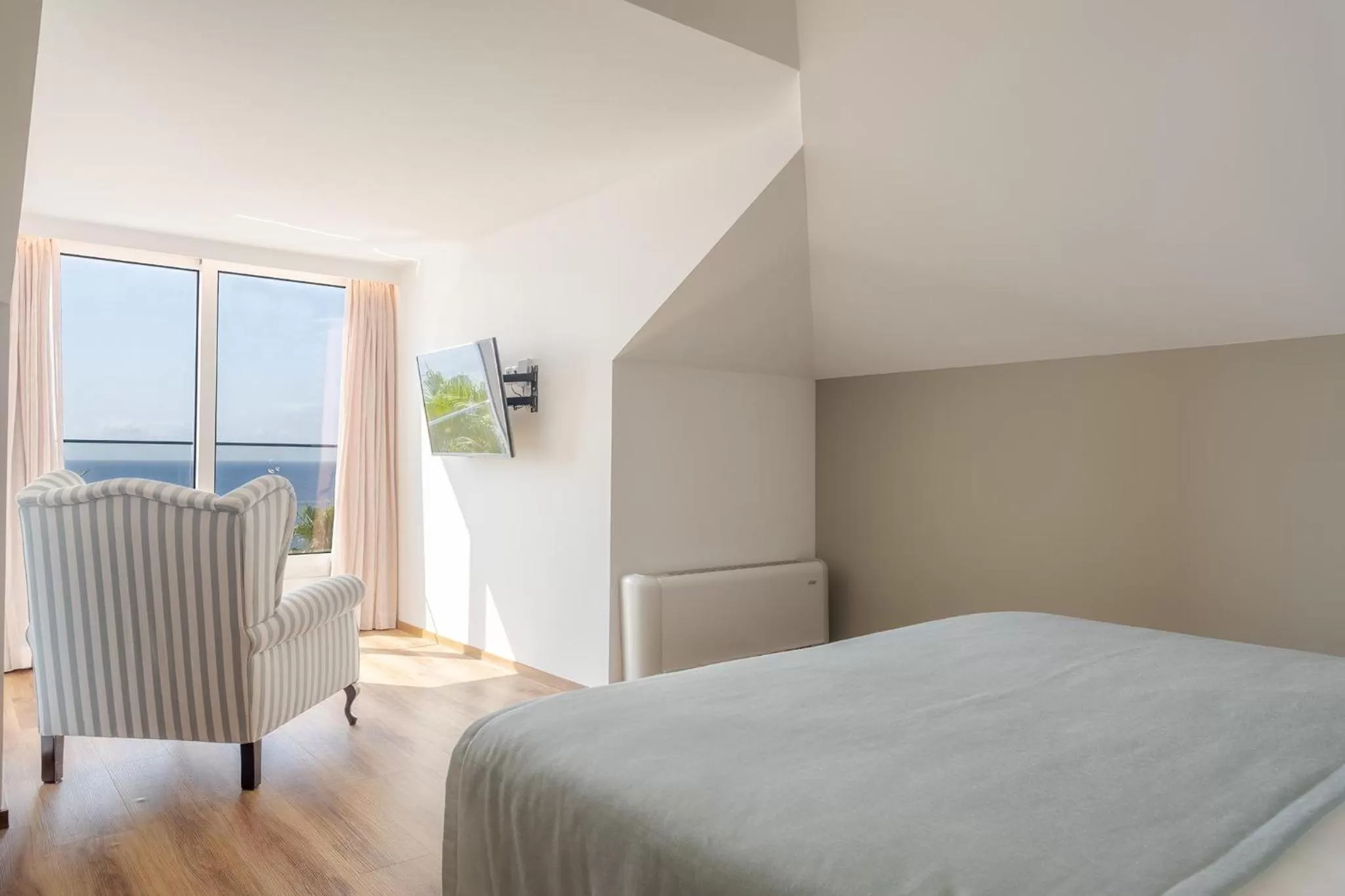 Photo of the whole room, Bed in Sentido Galosol