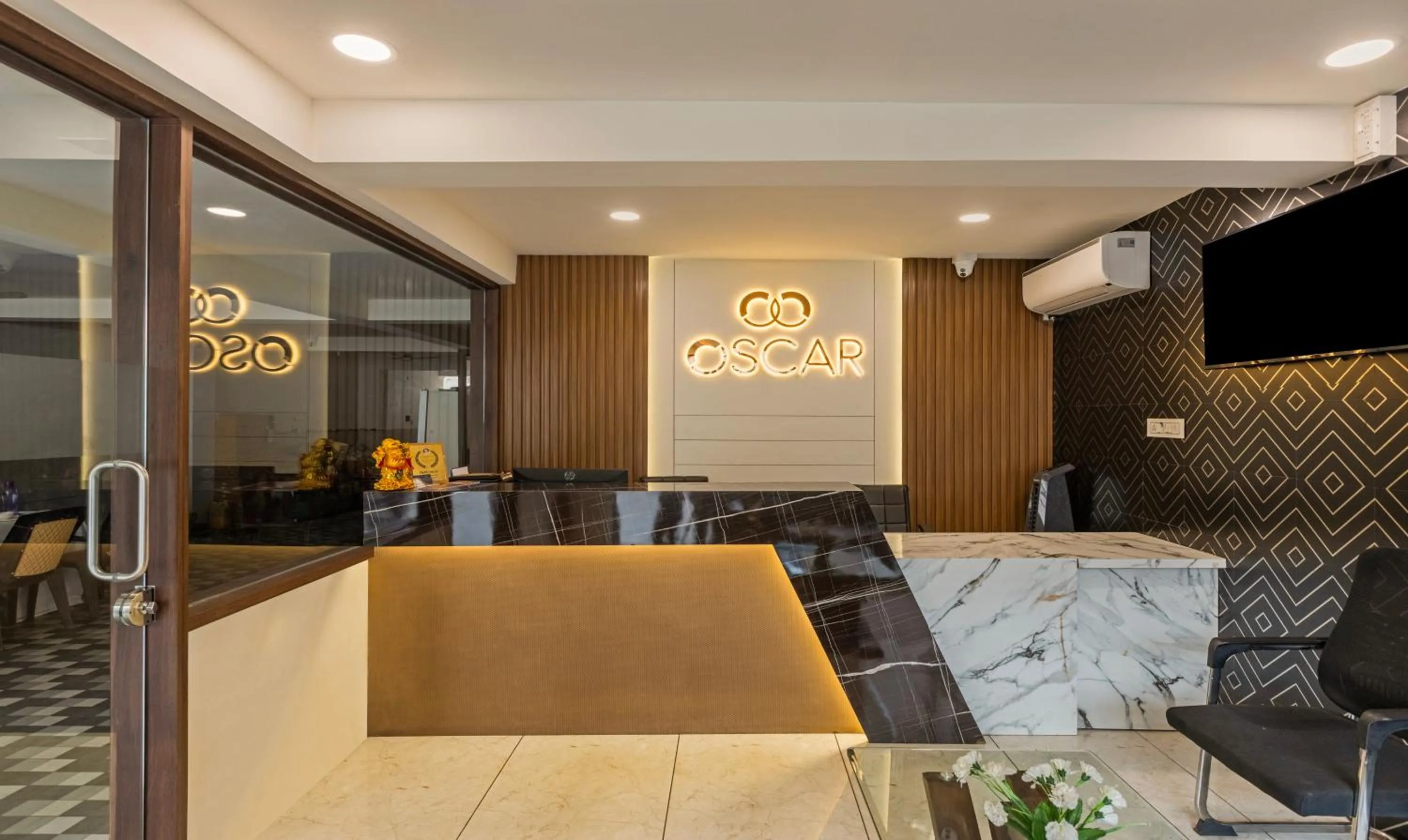 Lobby or reception in Treebo Oscar