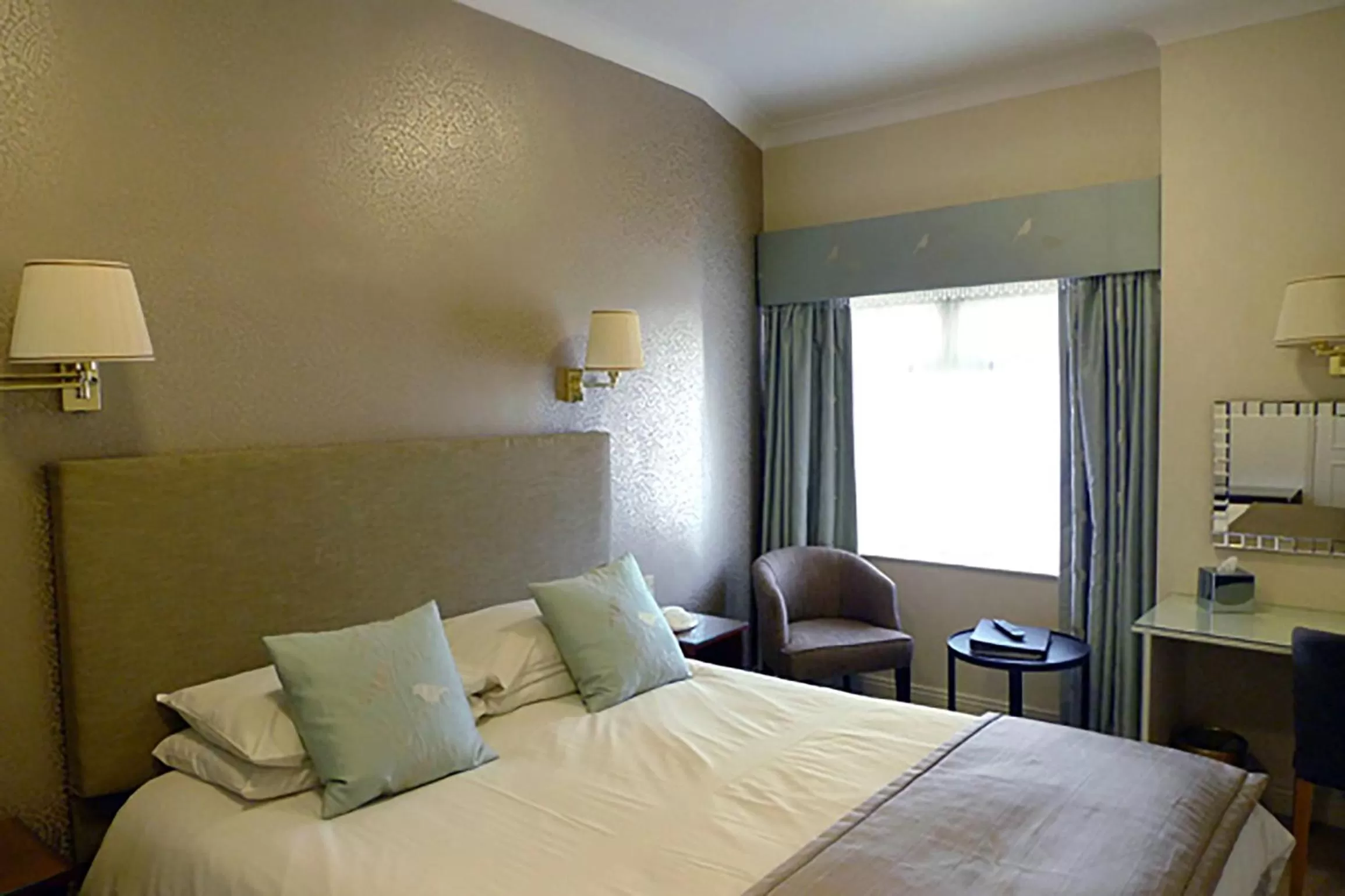 Bedroom, Bed in Ascot House