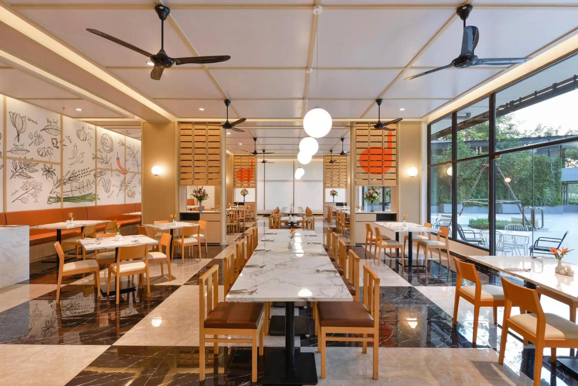 Restaurant/places to eat in Tinidee Hotel Bangkok Golf Club