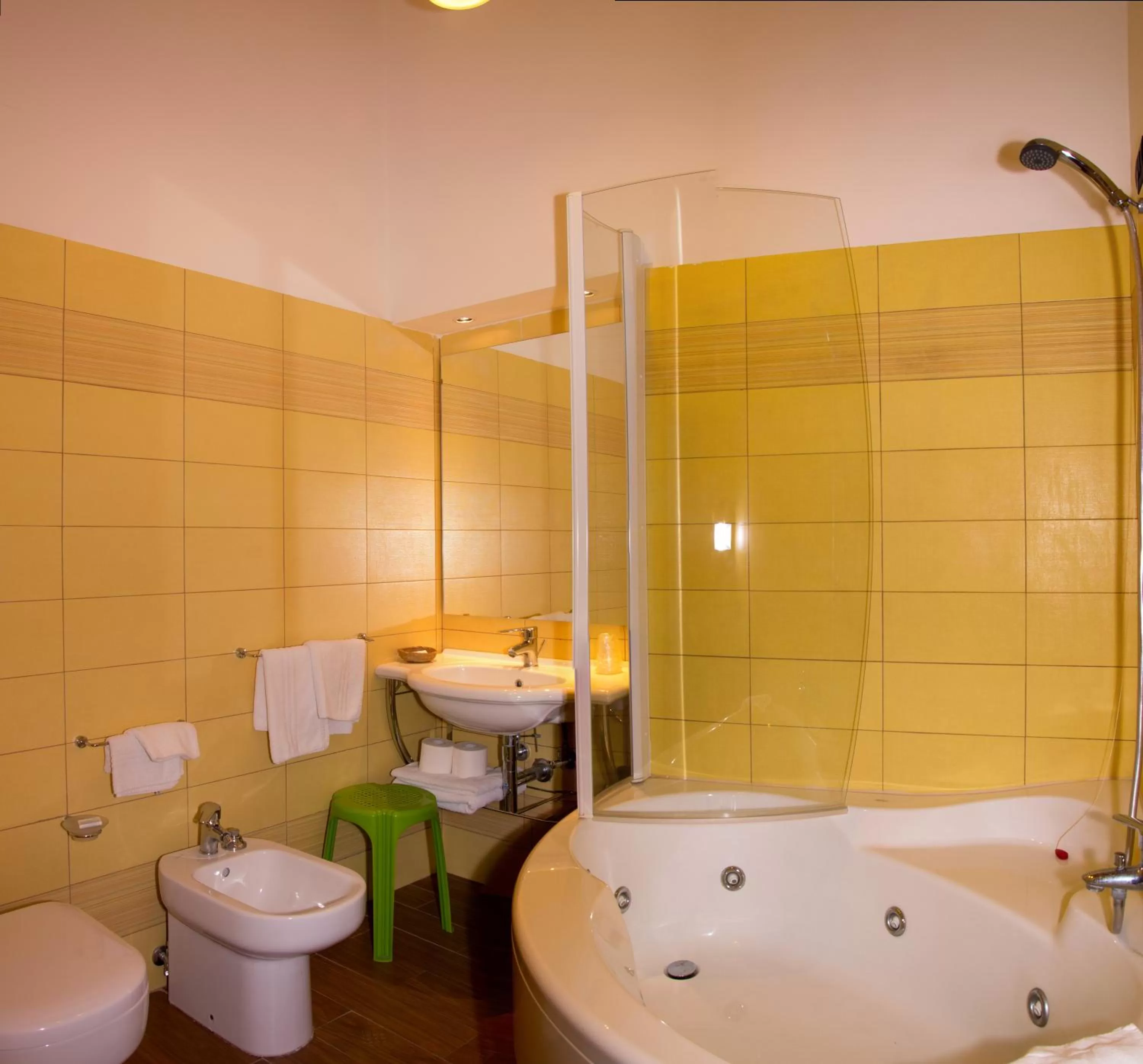 Toilet in Residence Villa Il Glicine