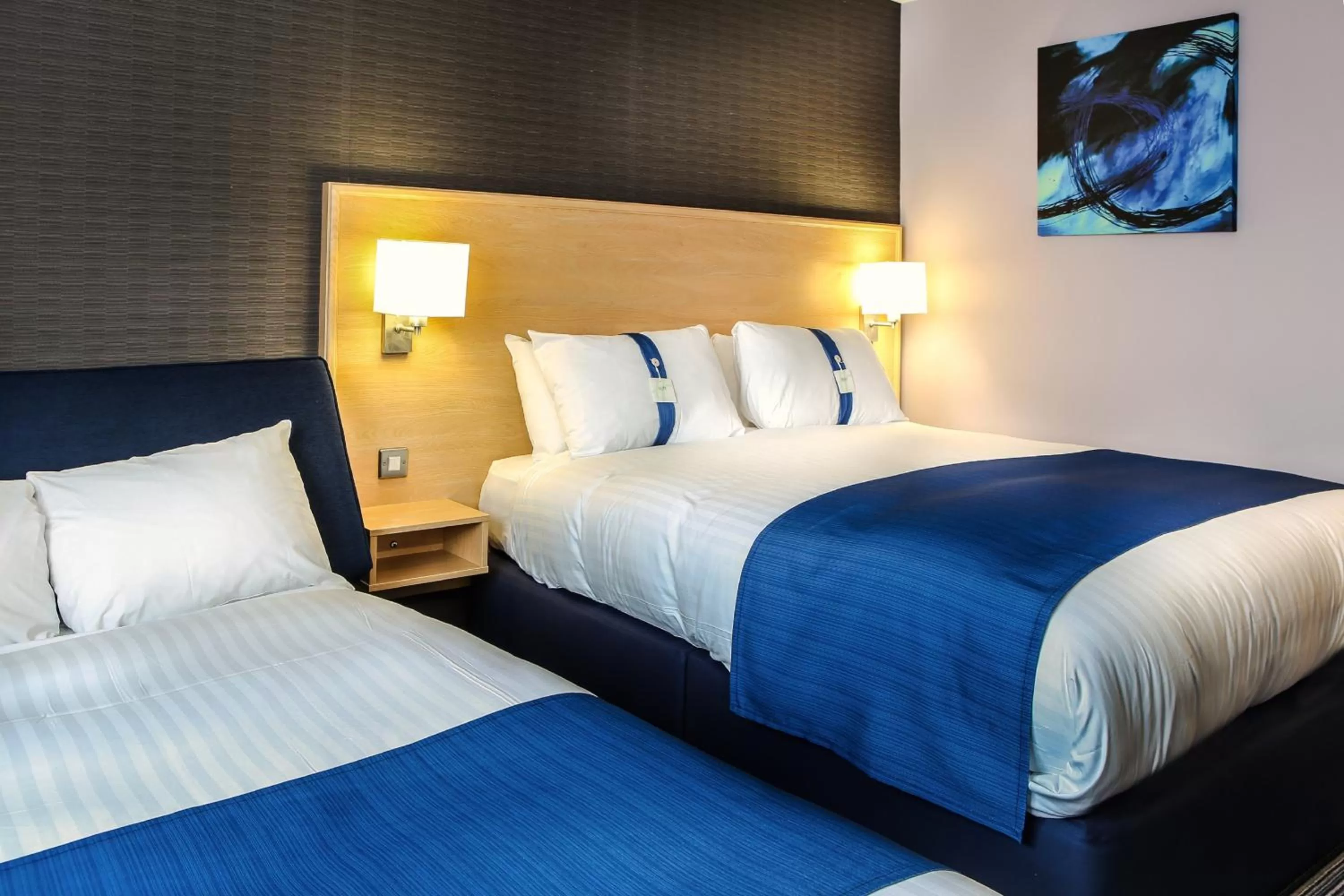 Photo of the whole room, Bed in Holiday Inn Express Manchester Airport by IHG