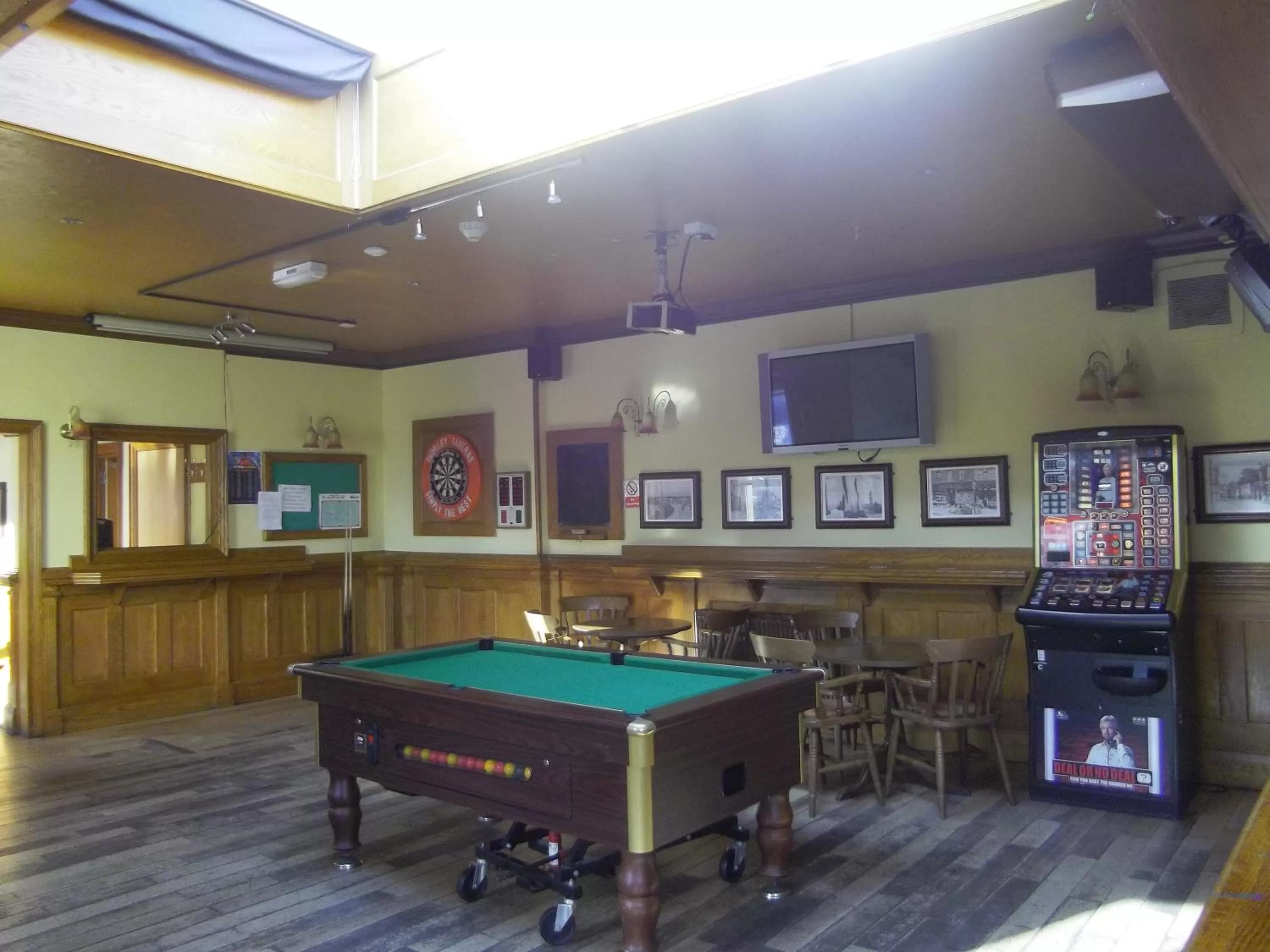 Communal lounge/ TV room in Hotel de Ville