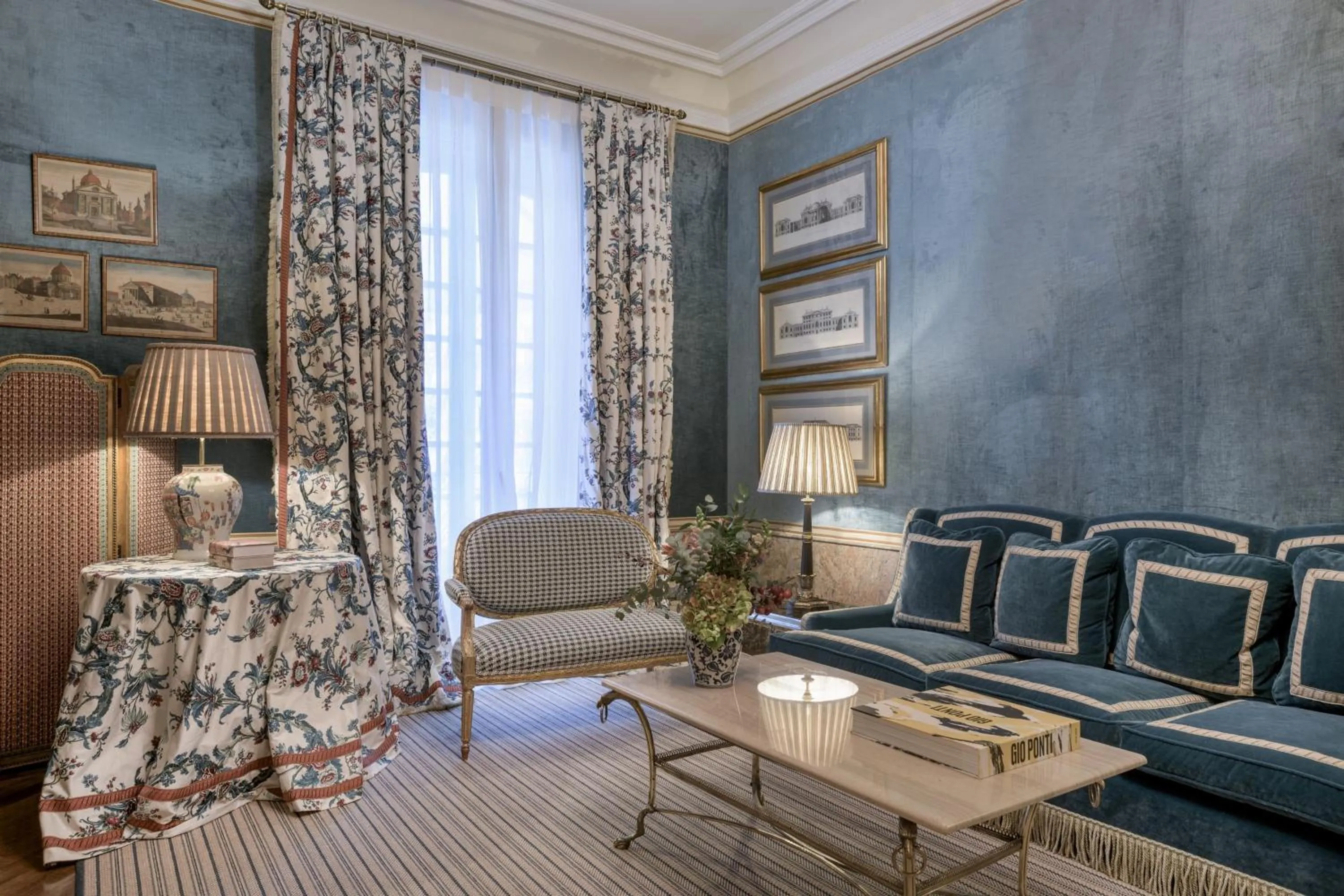Living room in Santo Mauro, a Luxury Collection Hotel, Madrid