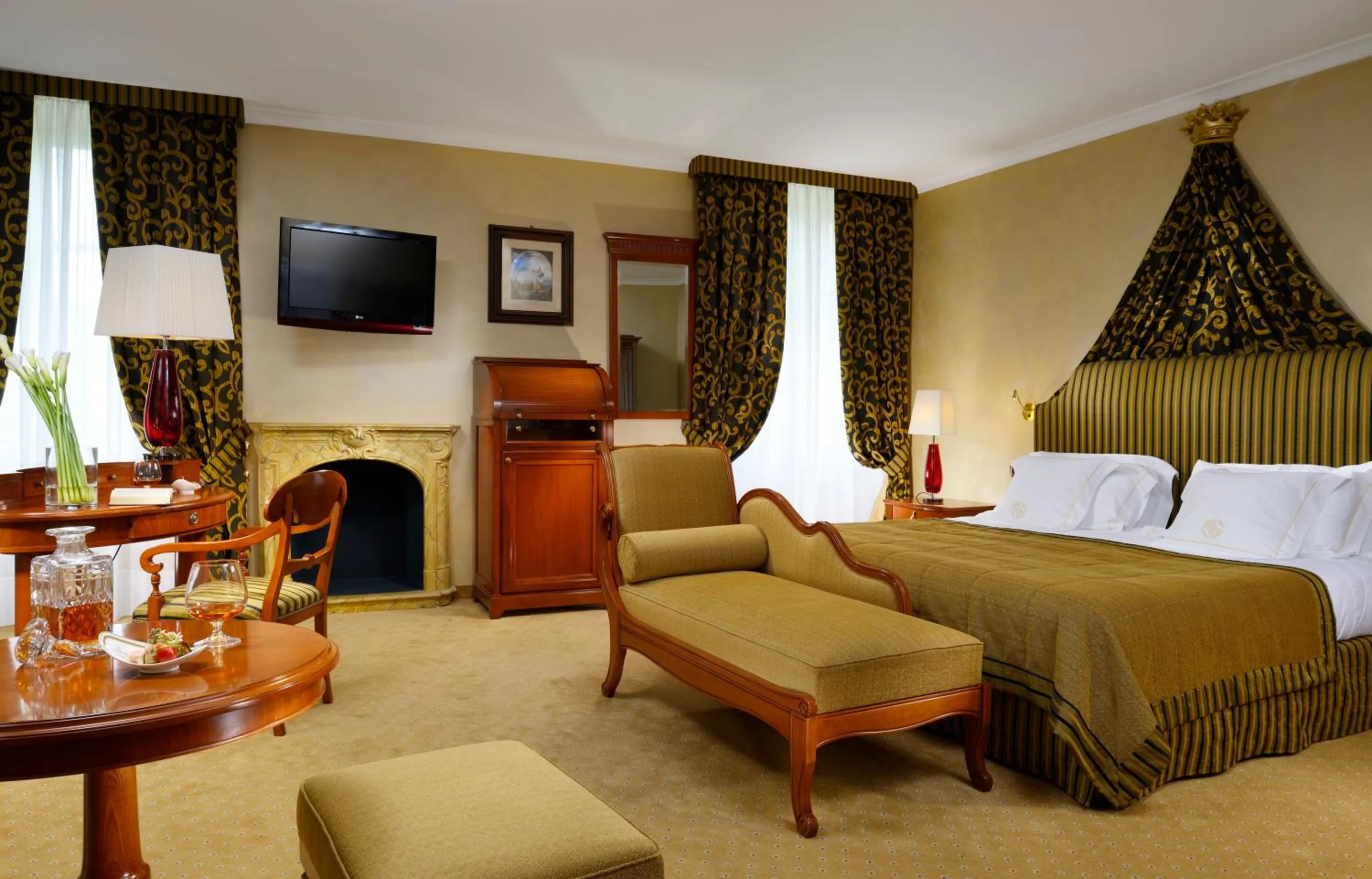 Photo of the whole room, Bed in Castello Dal Pozzo Resort Lago Maggiore - Preferred Hotels & Resorts