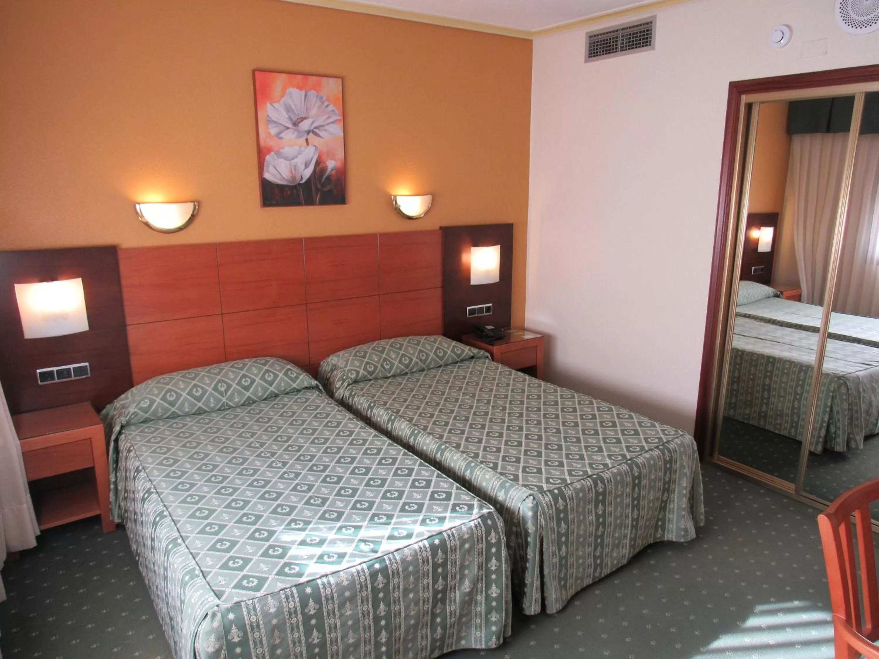 Double Room with Extra Bed in Hotel Virgen del Camino Pontevedra