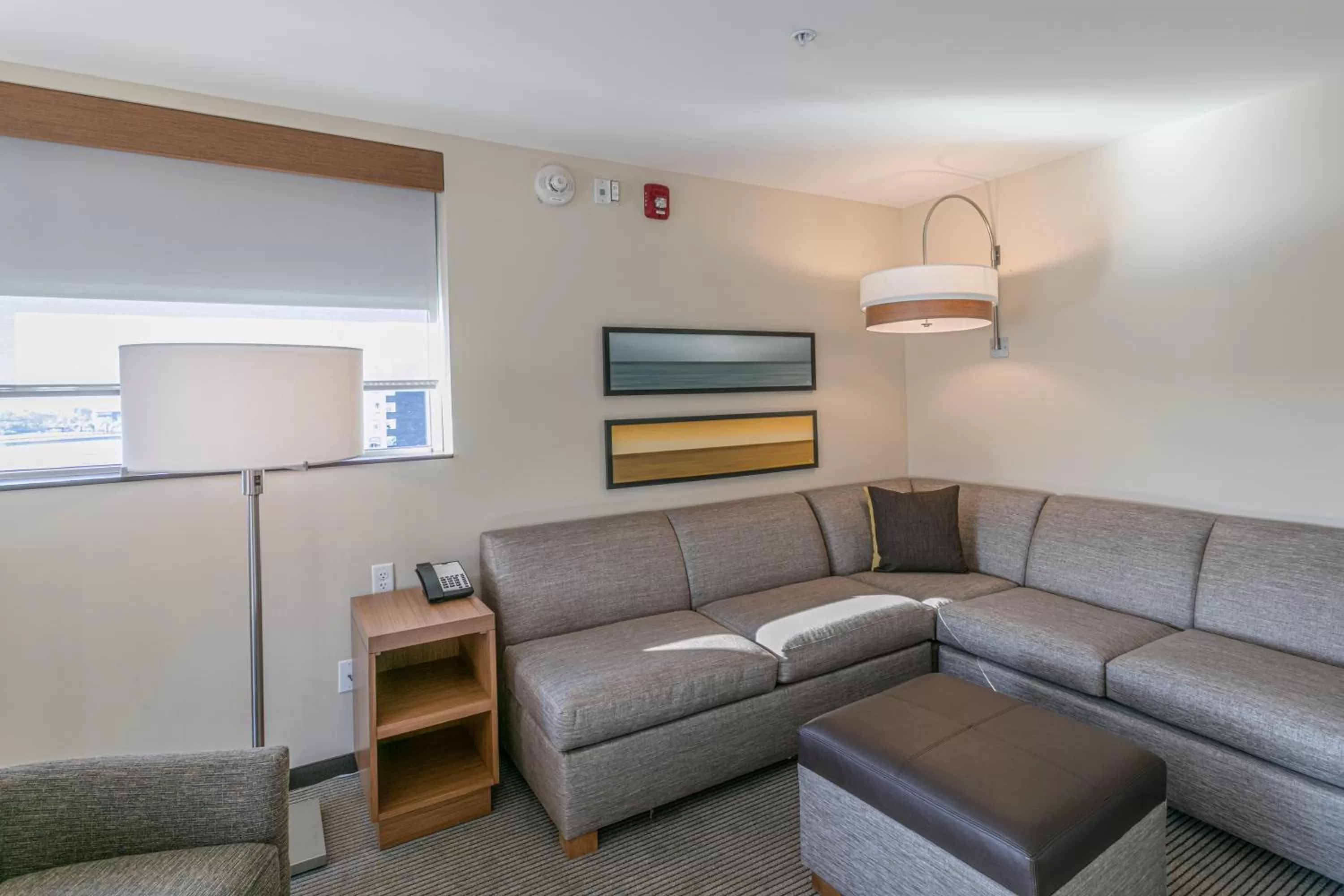 Living room in Hyatt Place Wilmington Riverfront