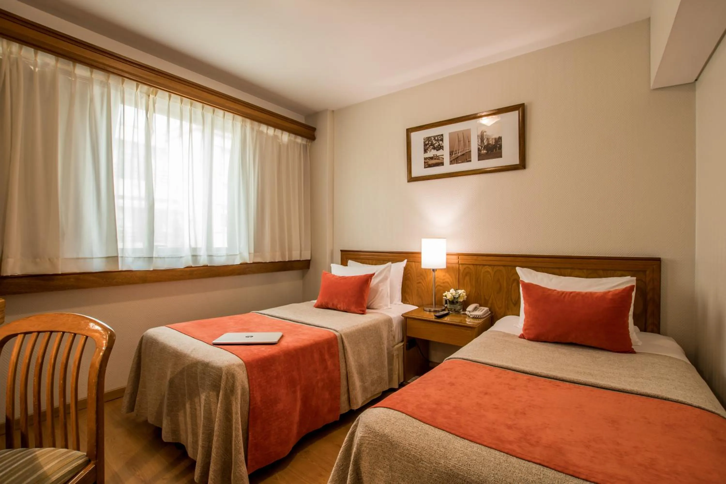 Bed in Hotel Solans Carlton