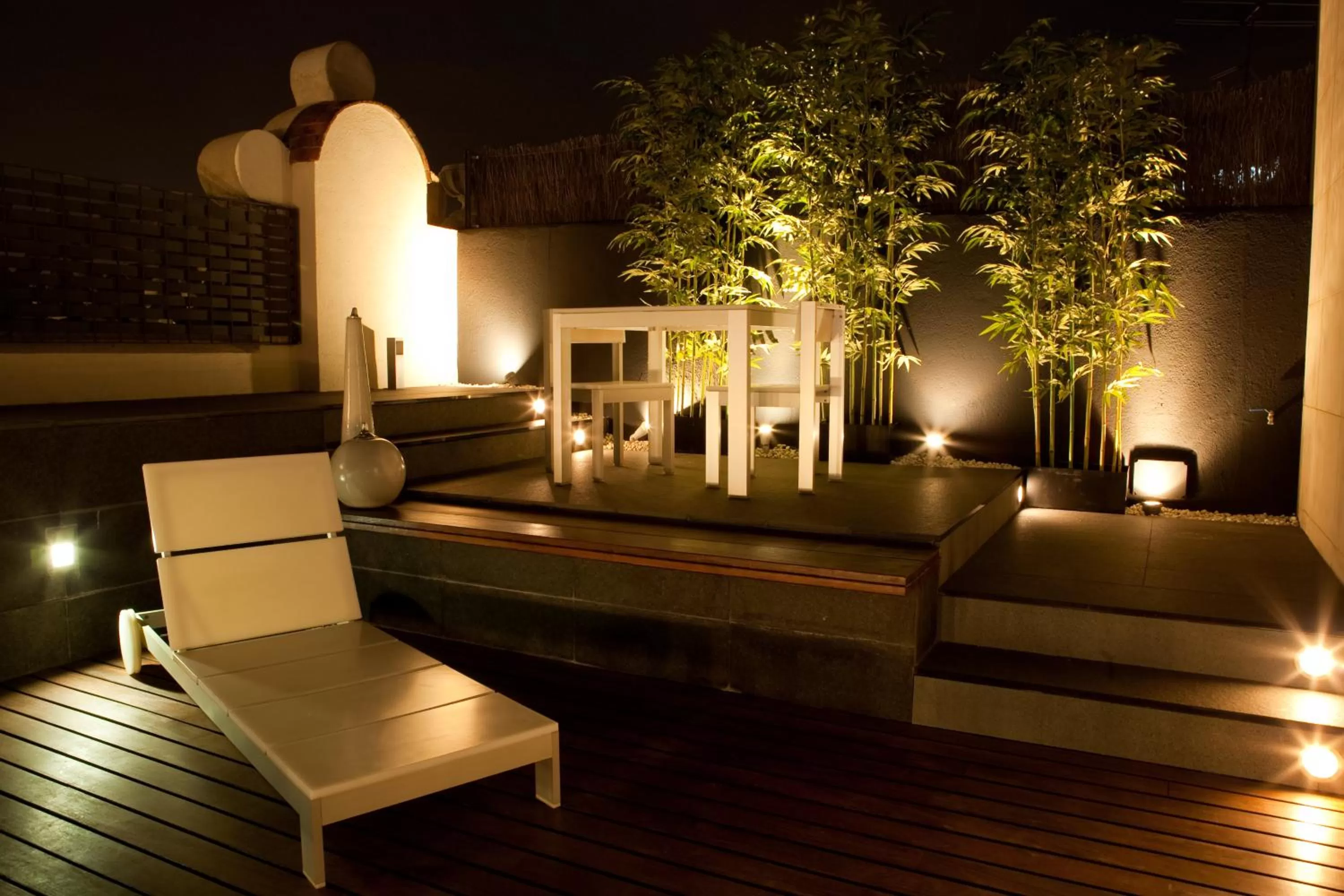 Balcony/Terrace in Sixtytwo Hotel