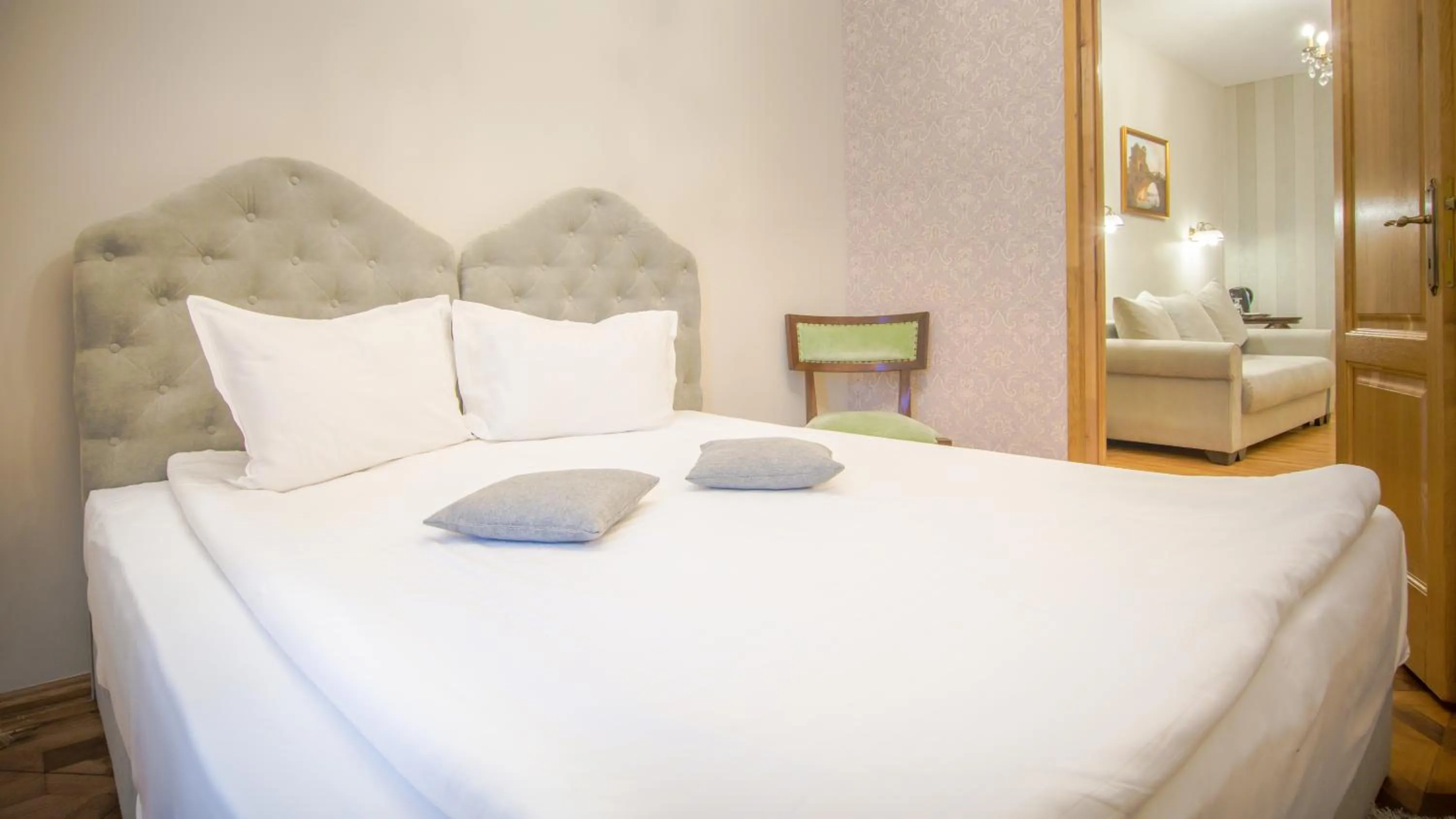 Bed in Safrano Palace