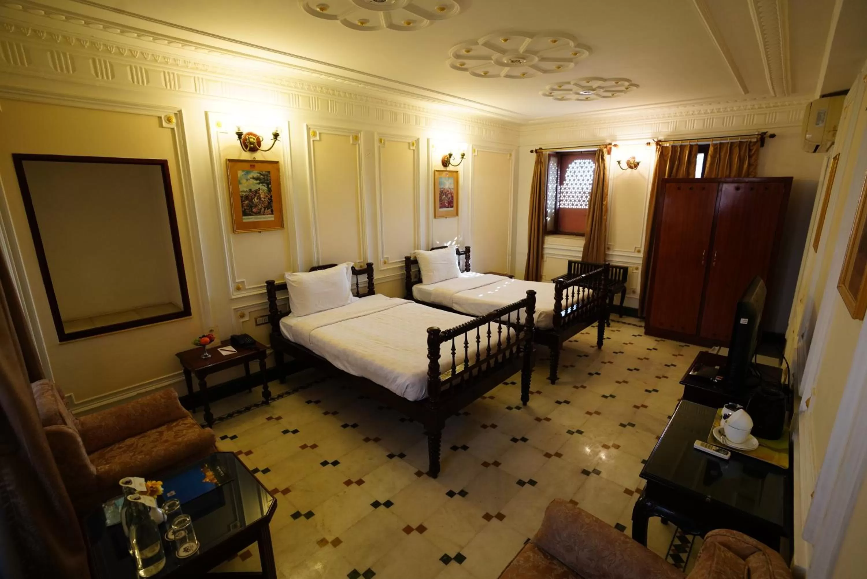 Bed in The Laxmi Niwas Palace