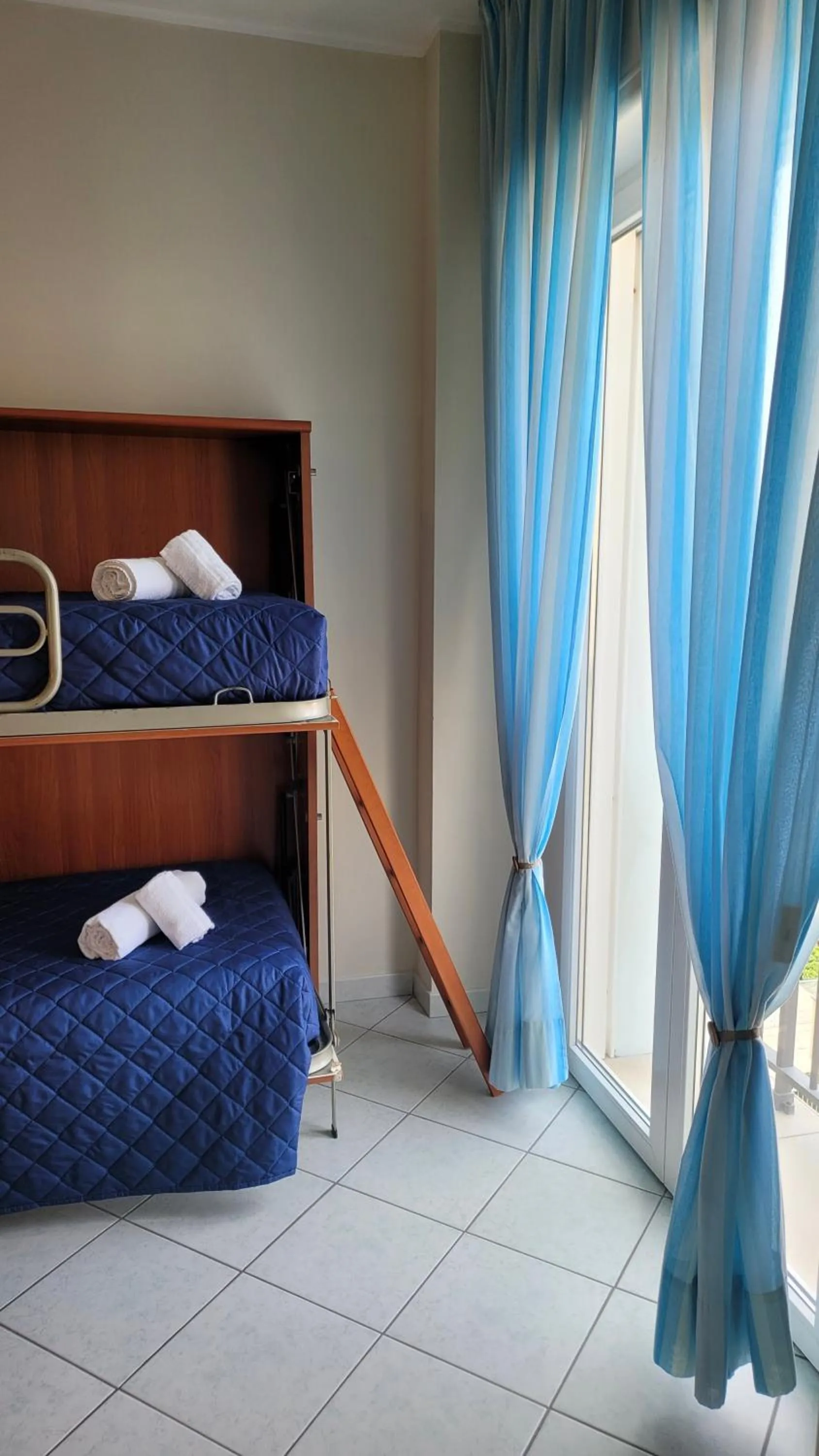 bunk bed, Bed in Hotel Adigrat
