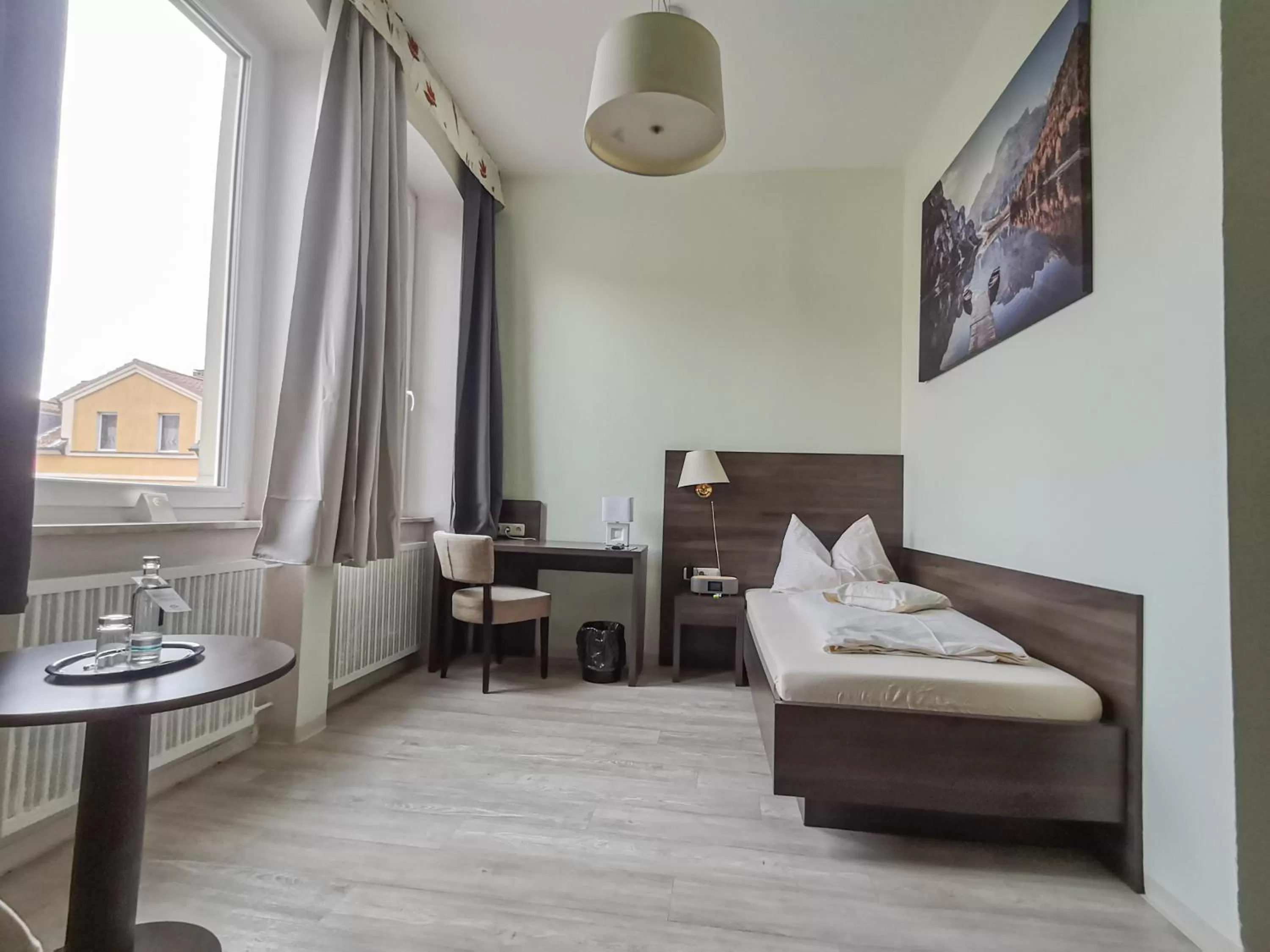 Bed in Hotel Kitzinger Hof an der B8