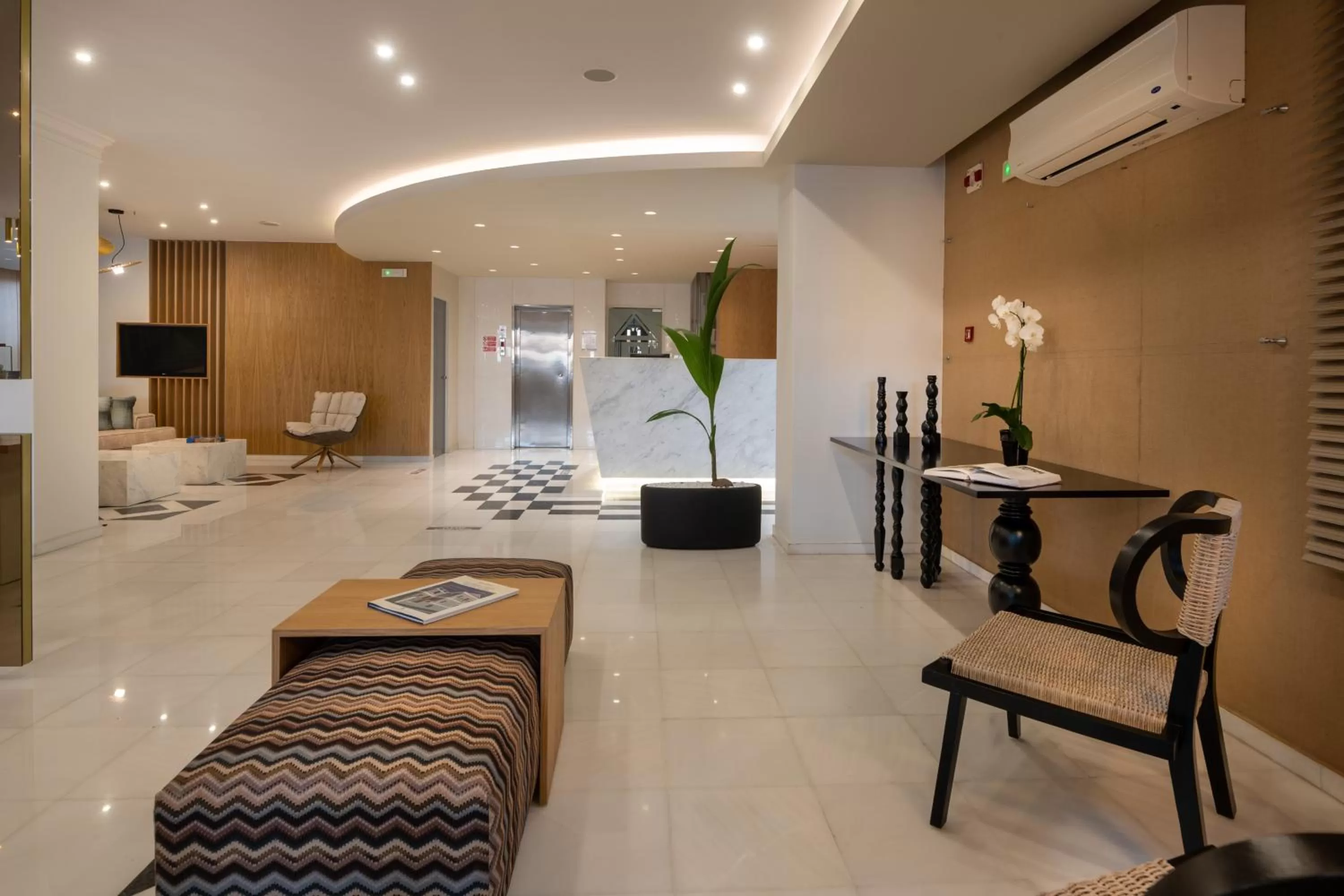 Lobby or reception, Bed in Elounda Akti Olous (Adults Only)