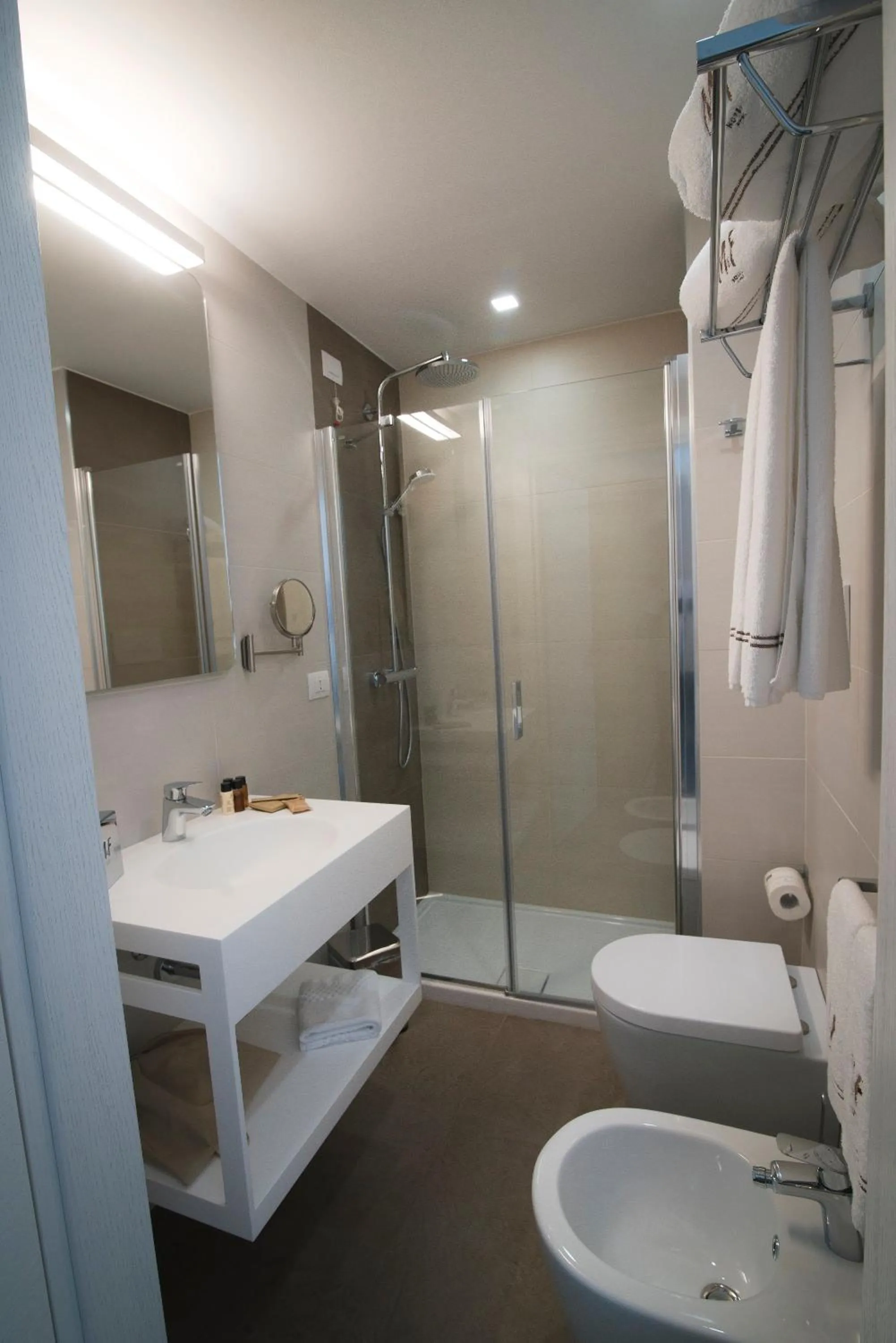 Bathroom in M&F Hotel