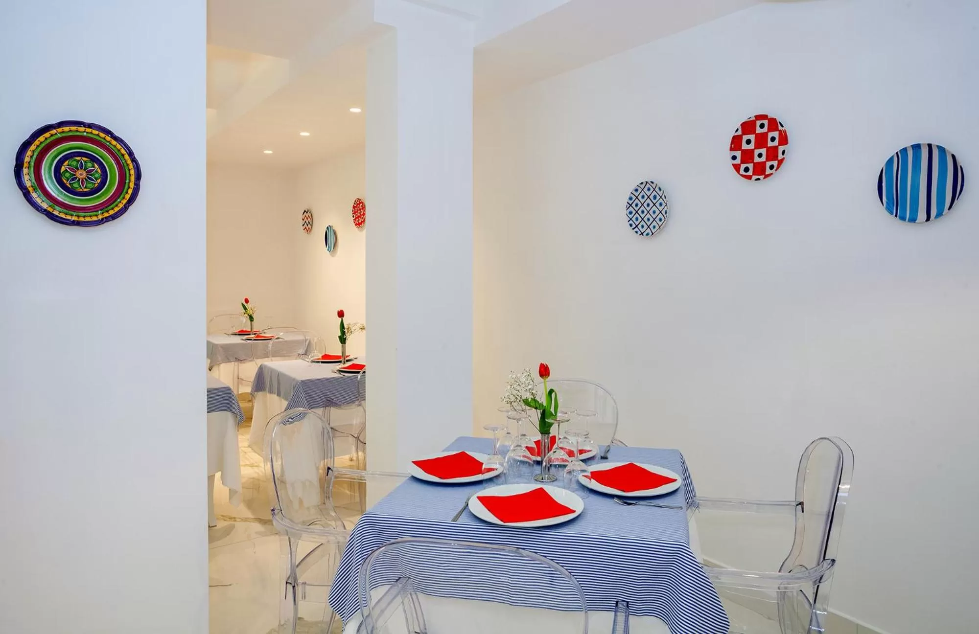 Restaurant/places to eat in Hotel Angelina