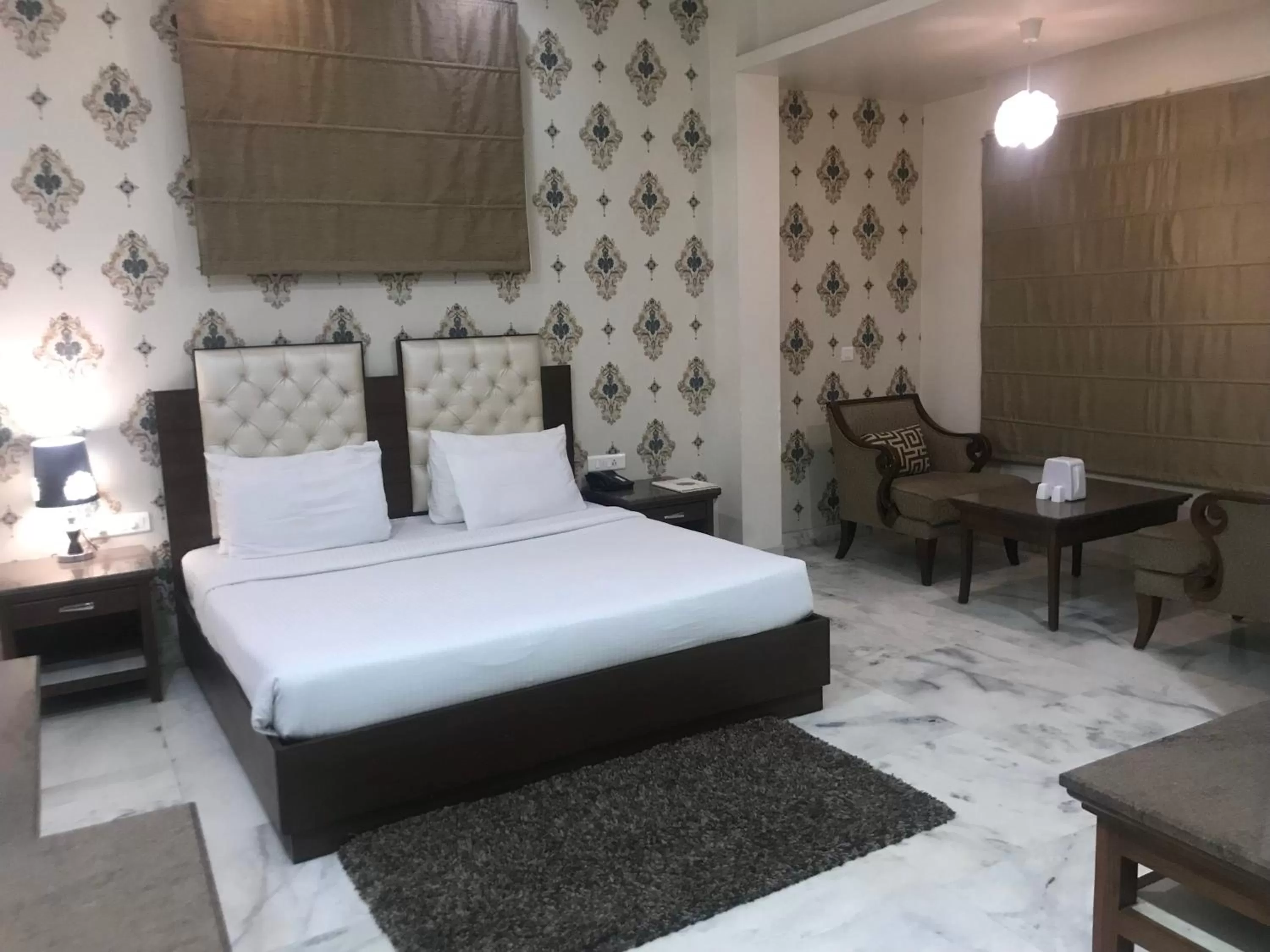 Bed in Hotel Leela Grande