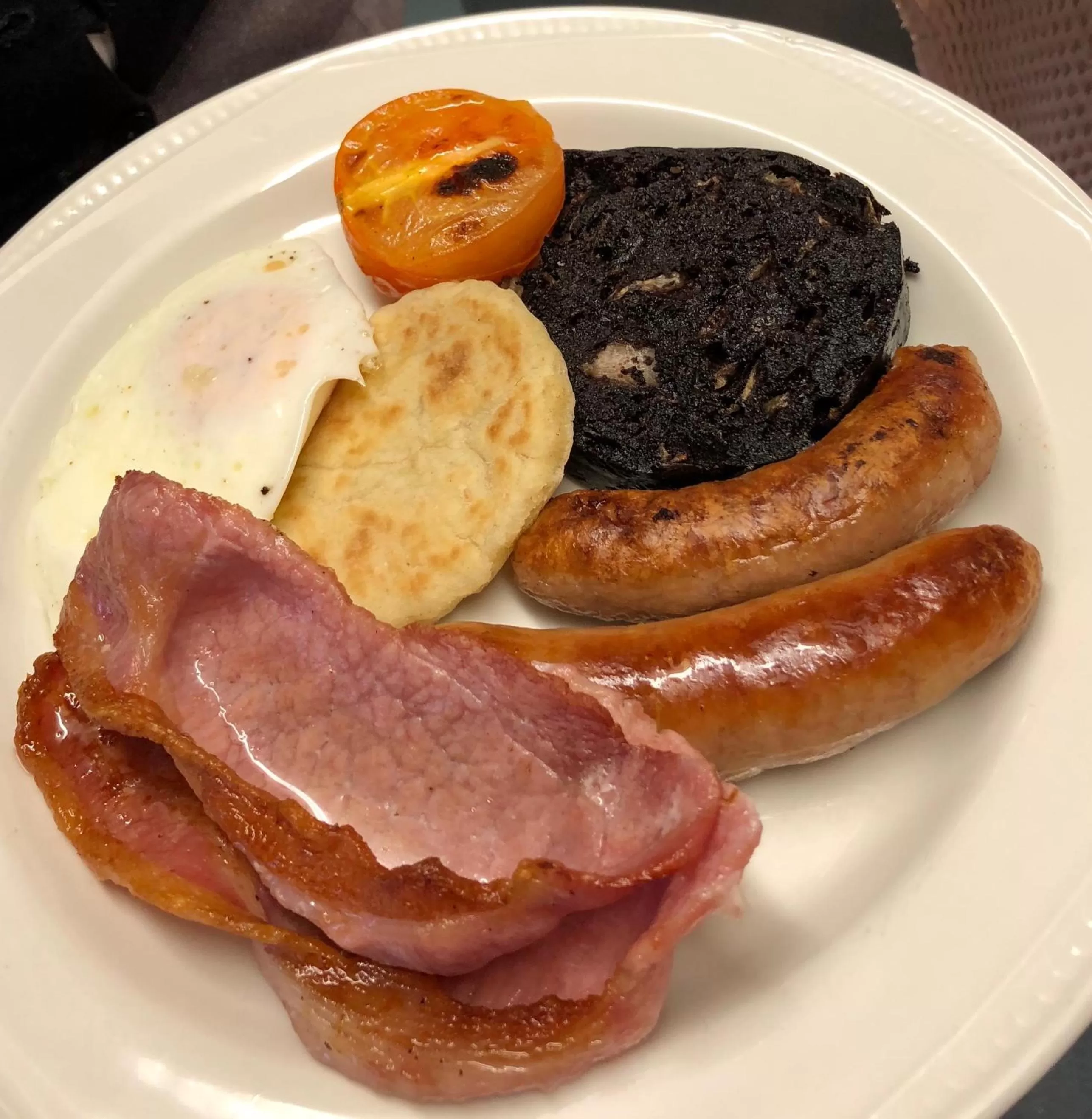 English/Irish breakfast in Mackays Hotel