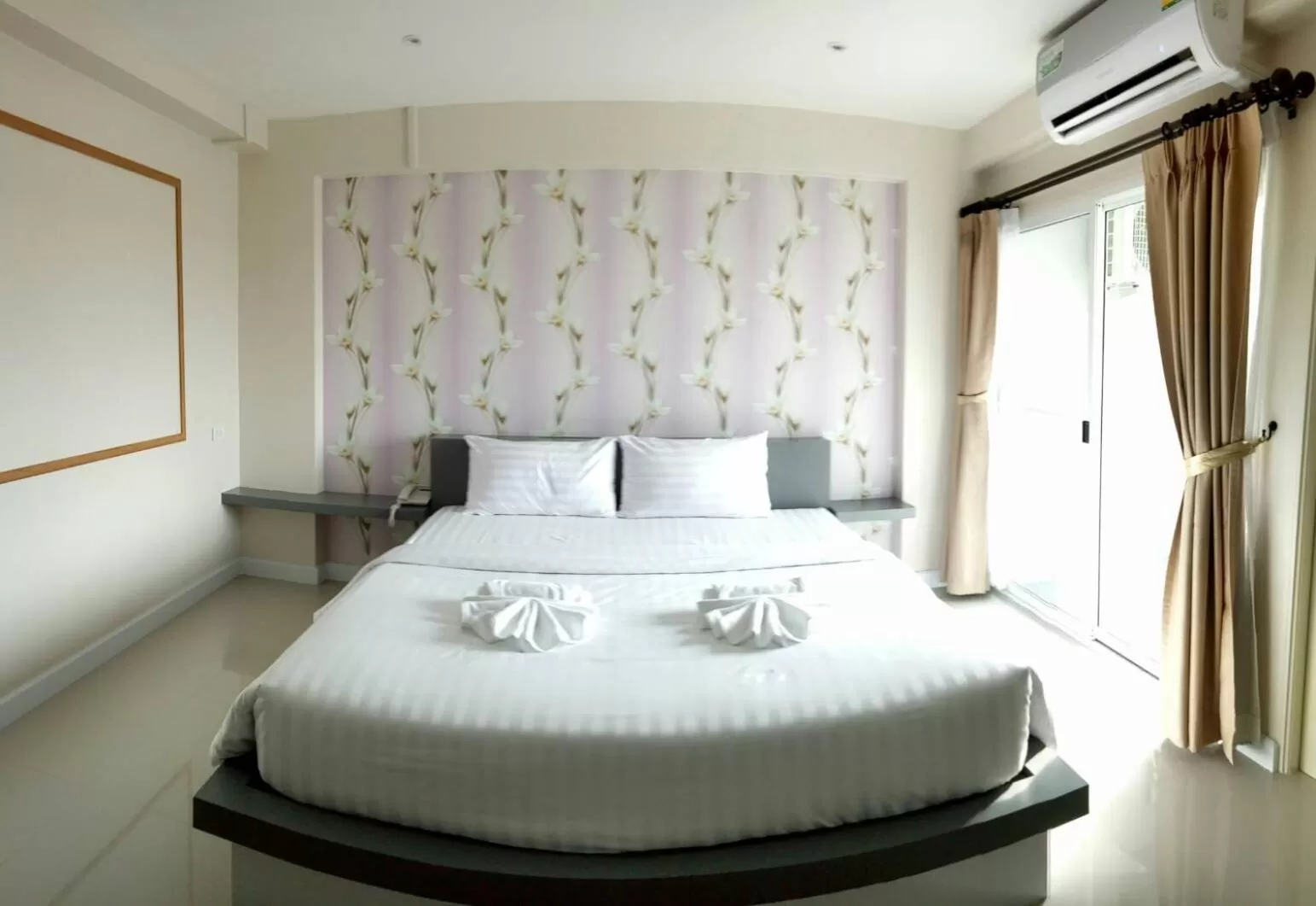 Photo of the whole room, Bed in Nava Grand