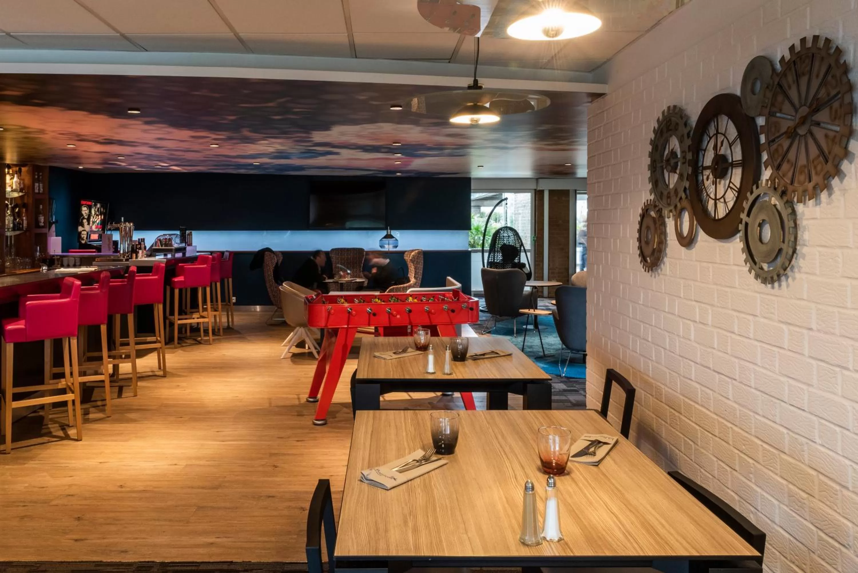 Restaurant/places to eat in Hôtel Novotel Valenciennes