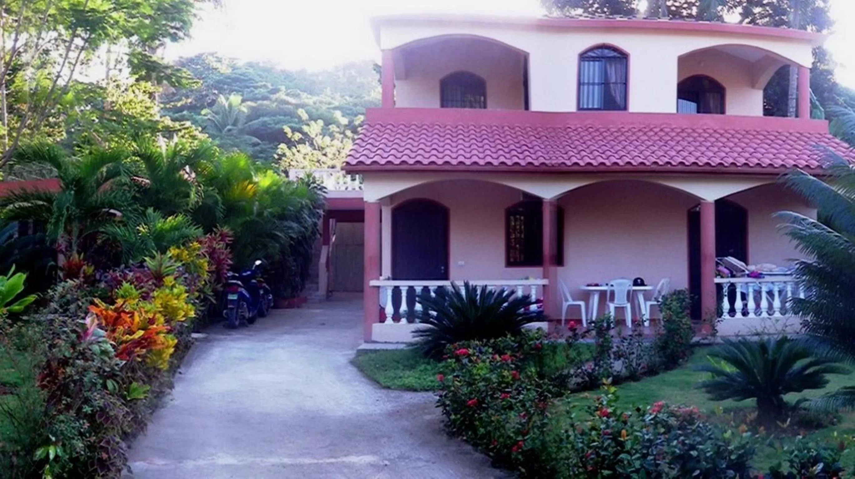 Facade/entrance, Property Building in Casa Lily & Coco