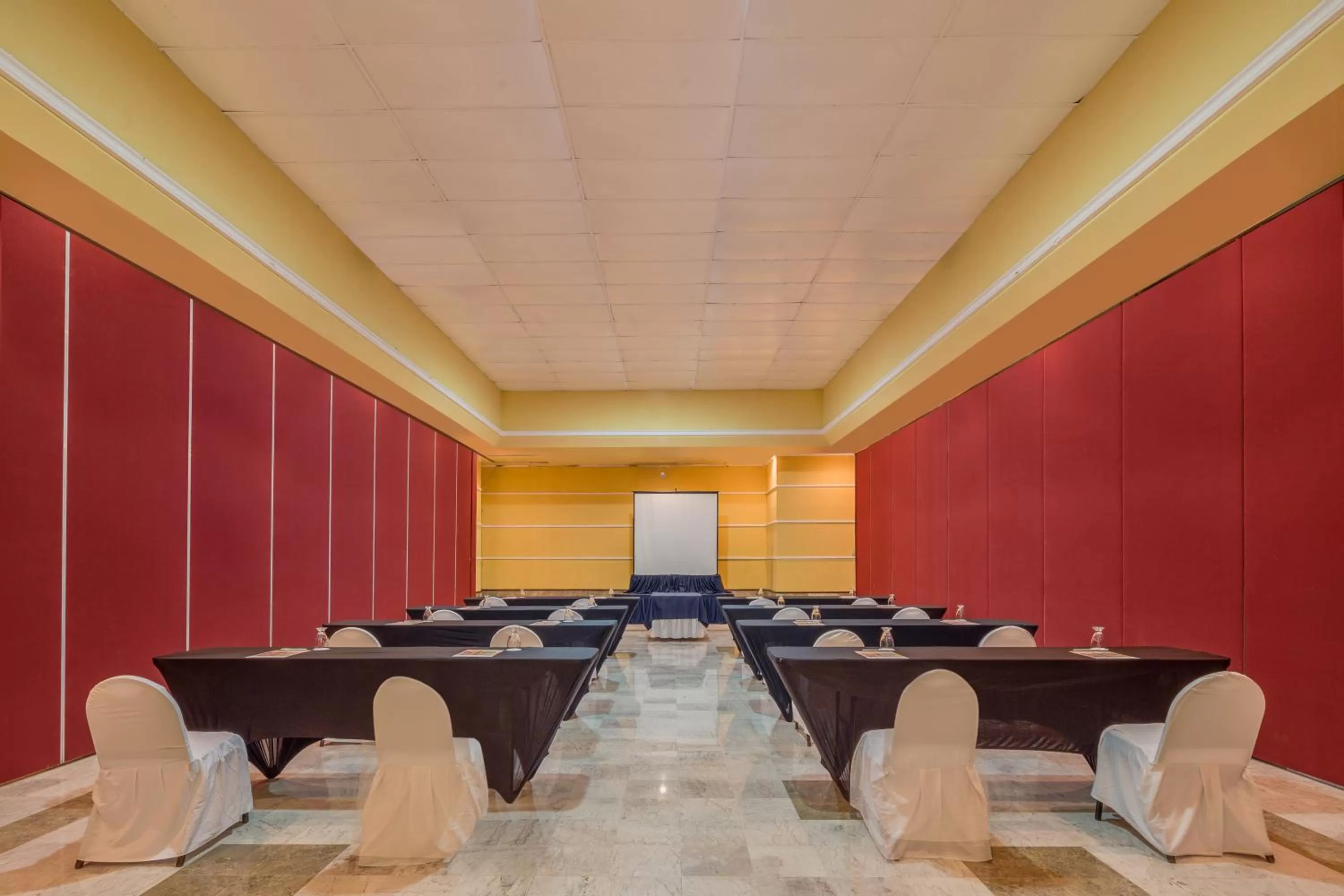 Meeting/conference room in Copacabana Beach Hotel Acapulco