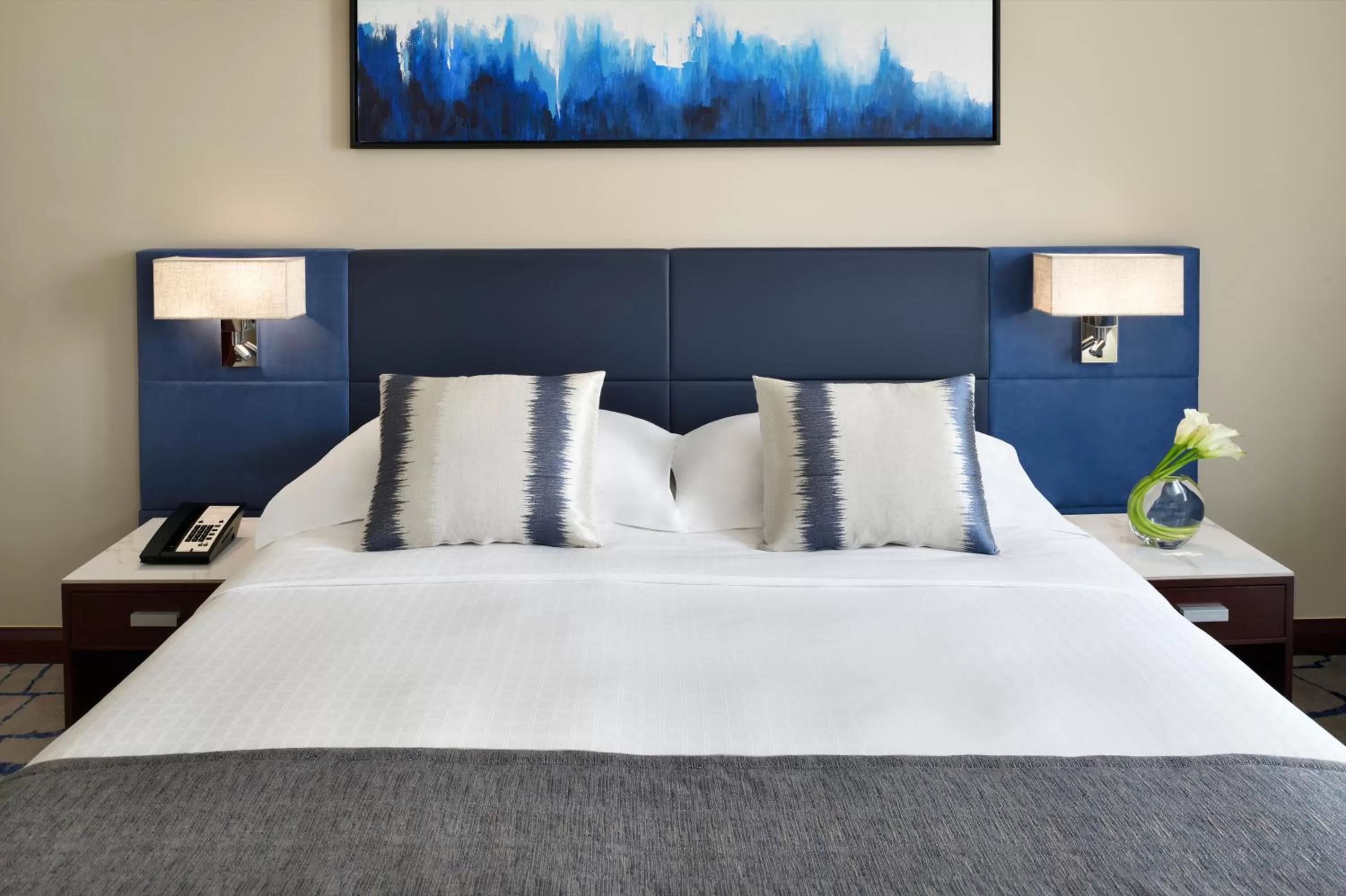 Bed in Mövenpick Hotel & Apartments Bur Dubai