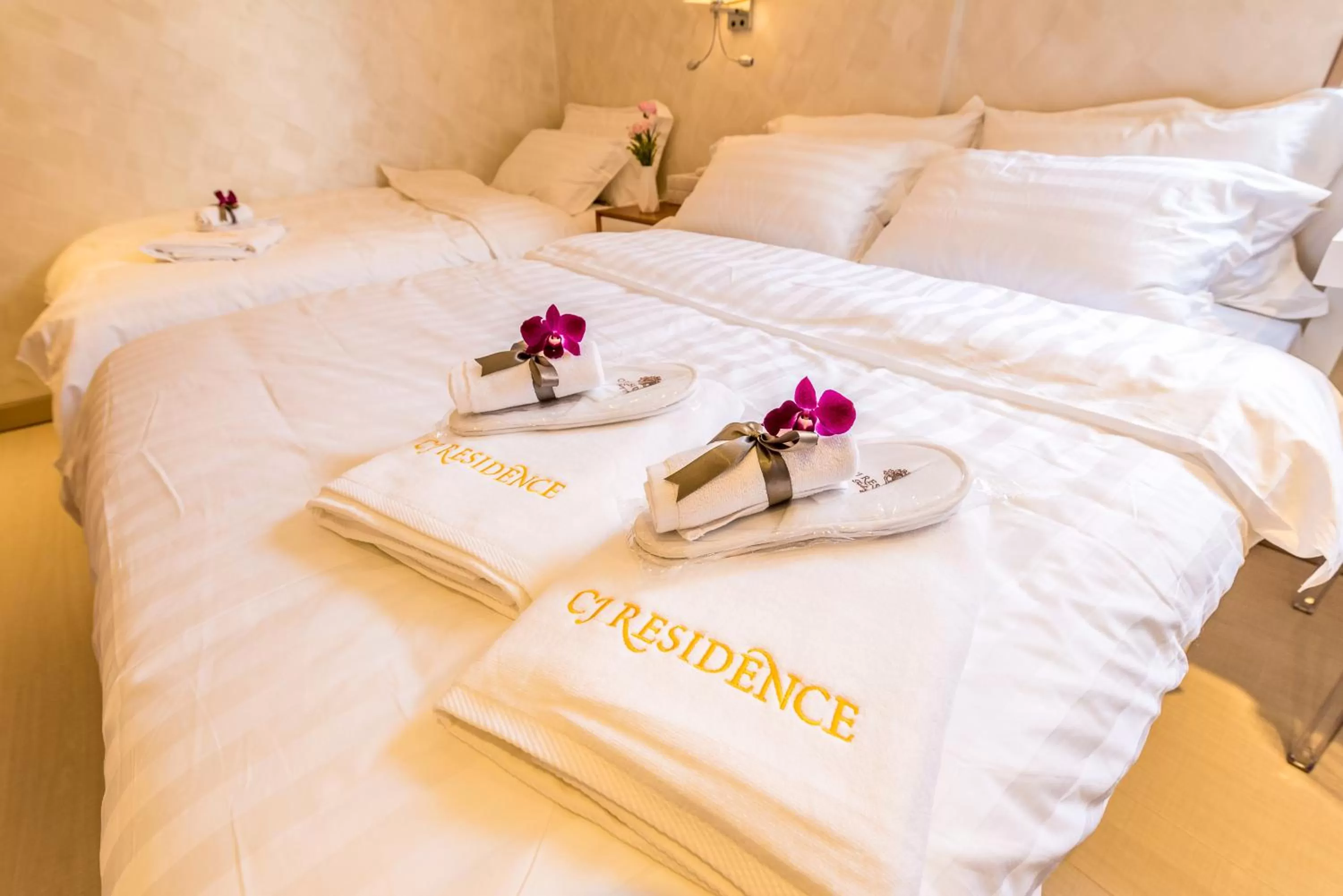 Bed in CJ Residence - Opposite Public Bank Centre Point