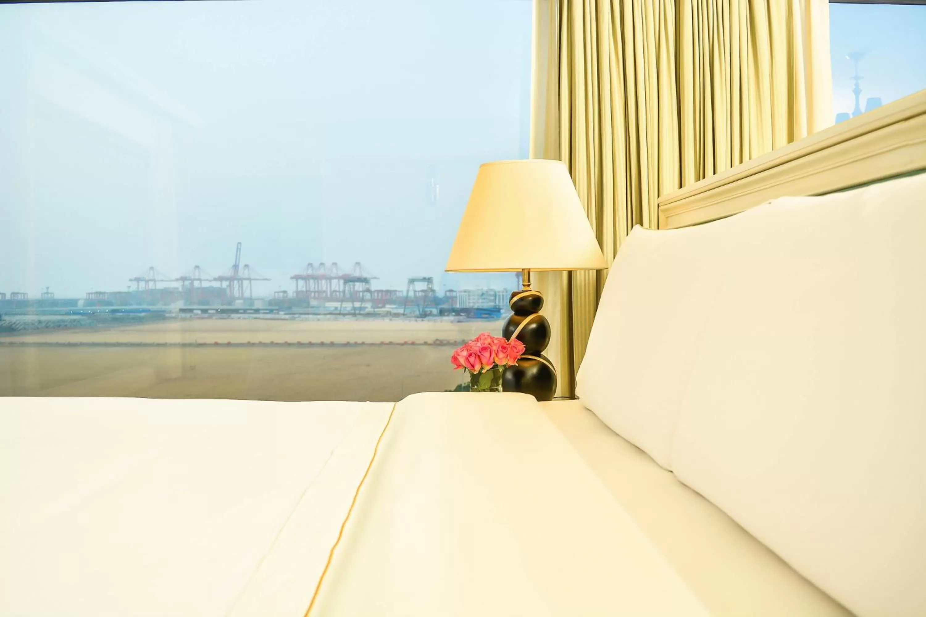 View (from property/room), Bed in The Kingsbury Colombo