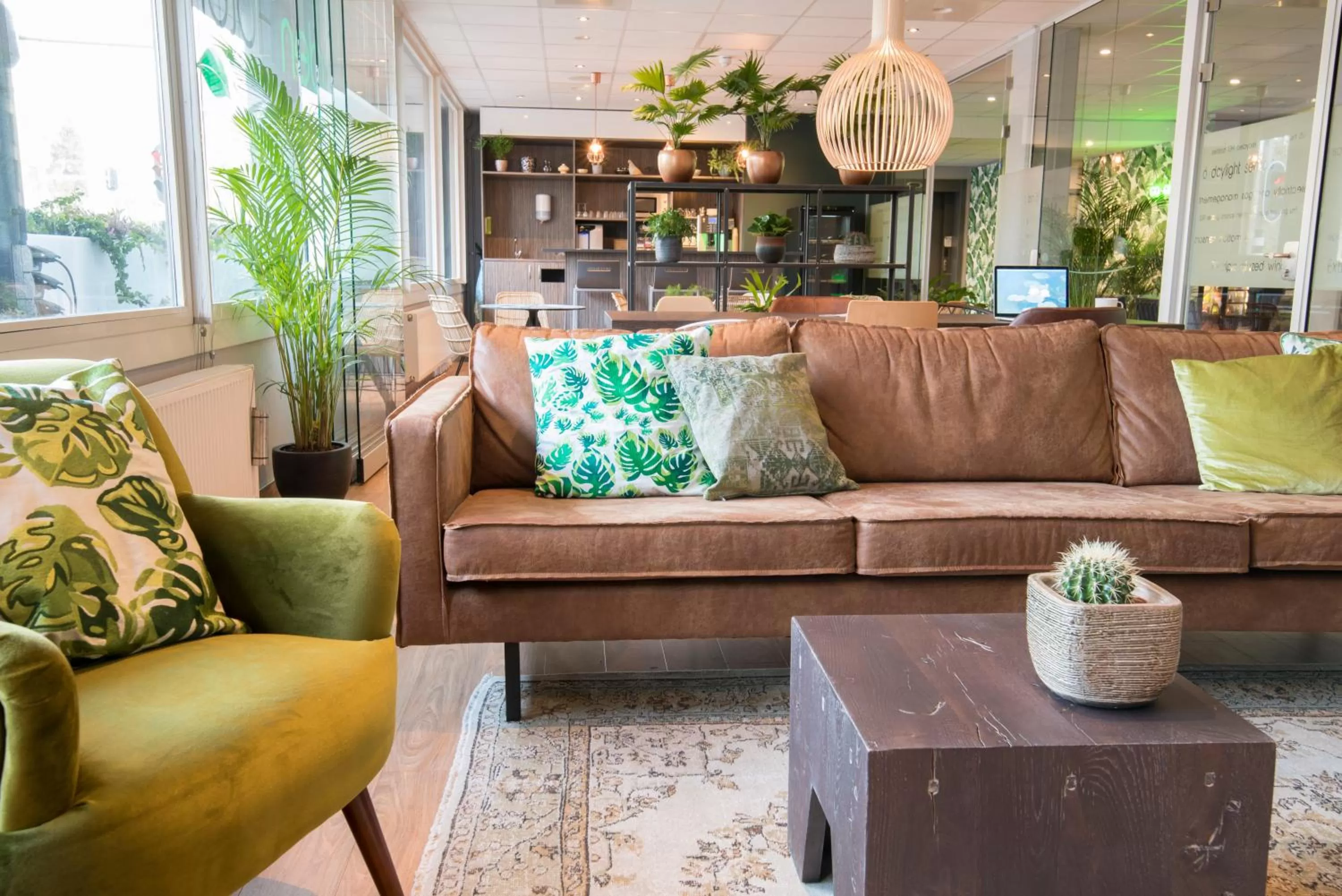 Lounge or bar in Court Garden Hotel