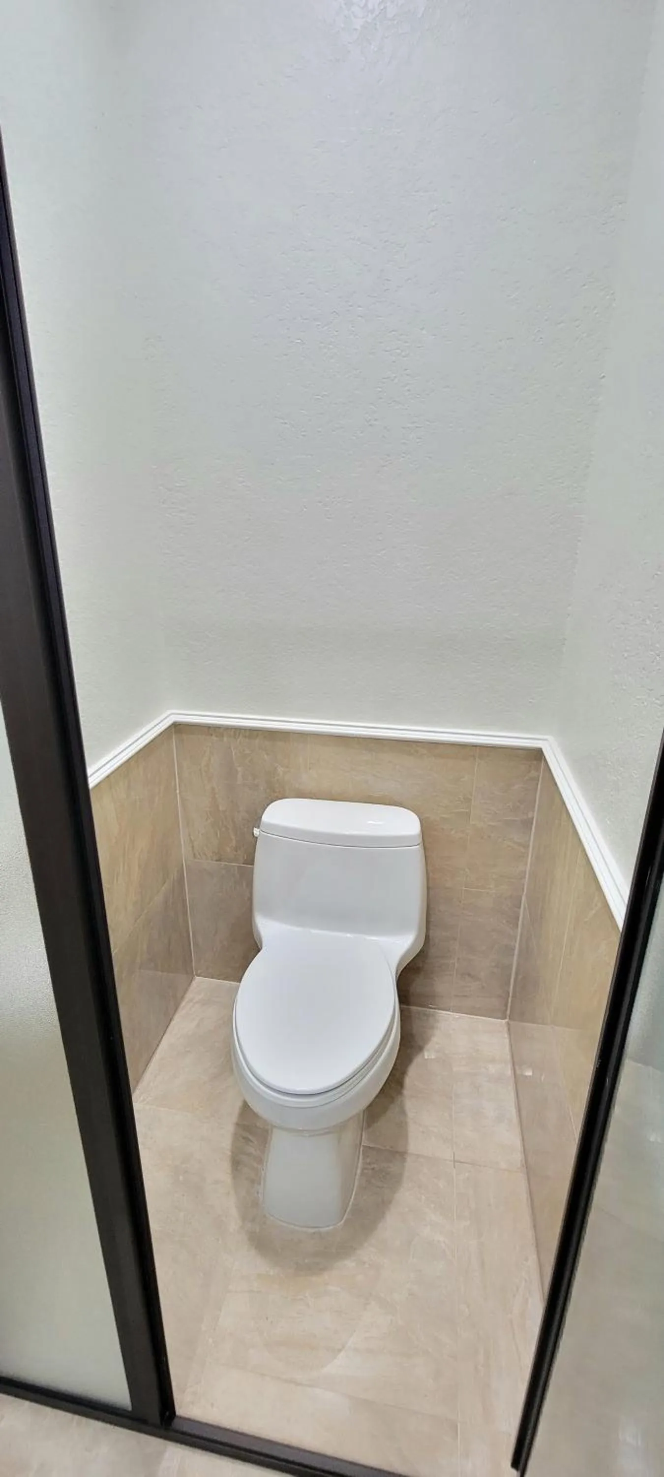Toilet in Lighthouse Inn