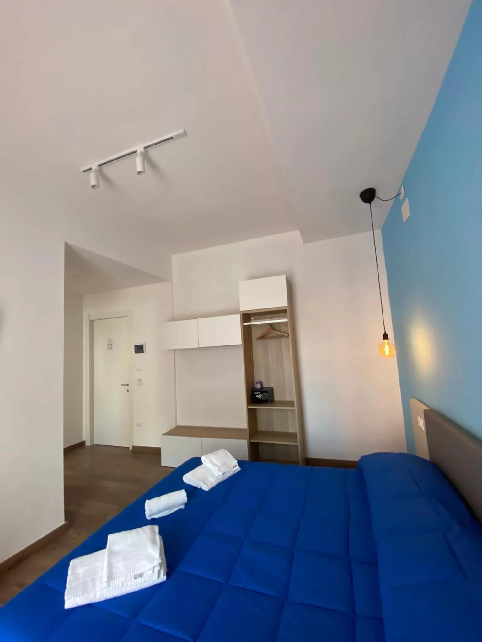 Bed in Sorrento B&amp;D Rooms