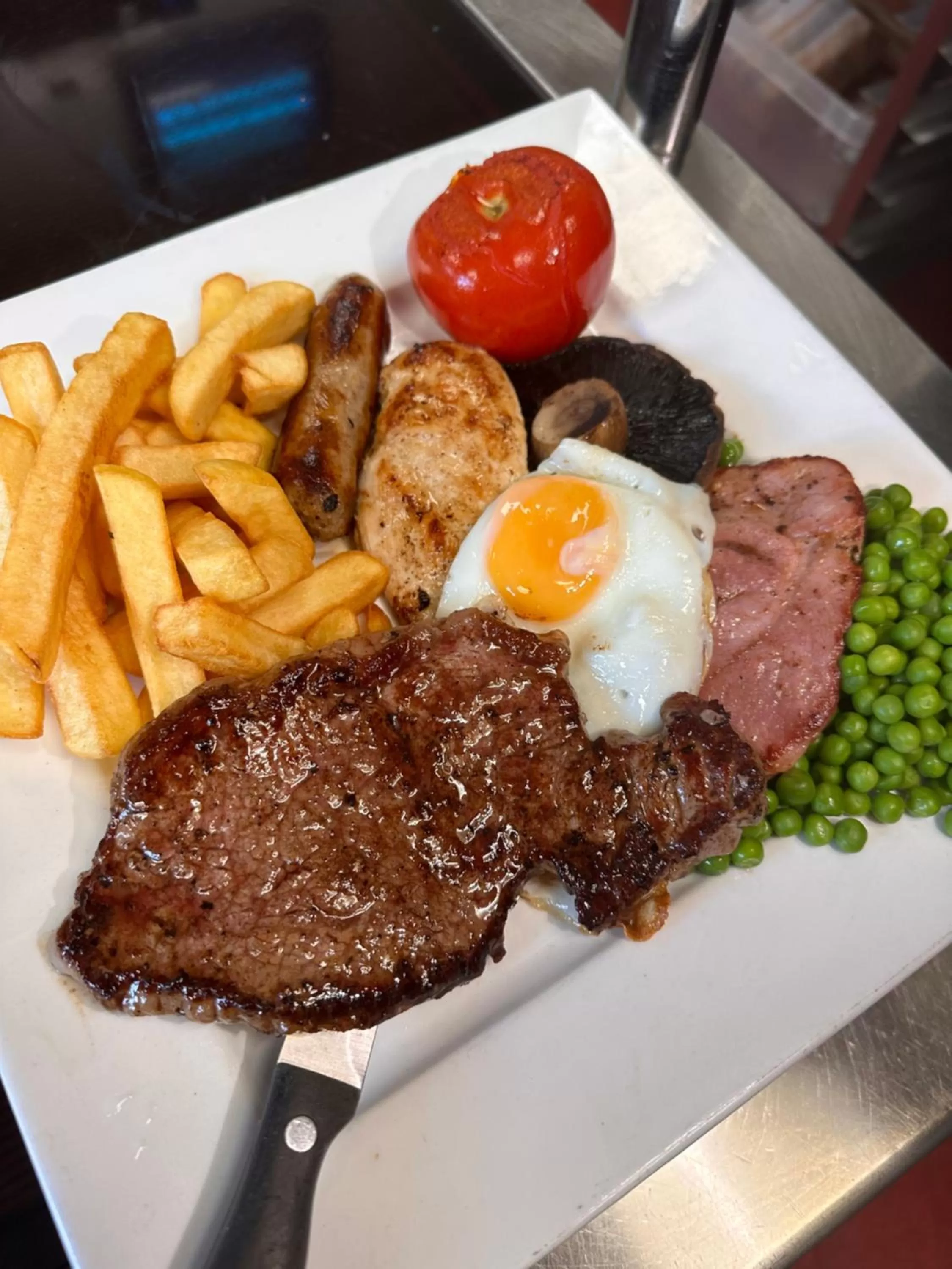 Food and drinks in The Six Bells