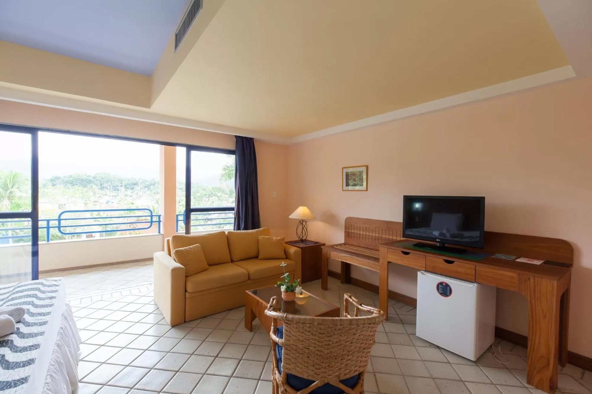 Communal lounge/ TV room in Samba Angra dos Reis