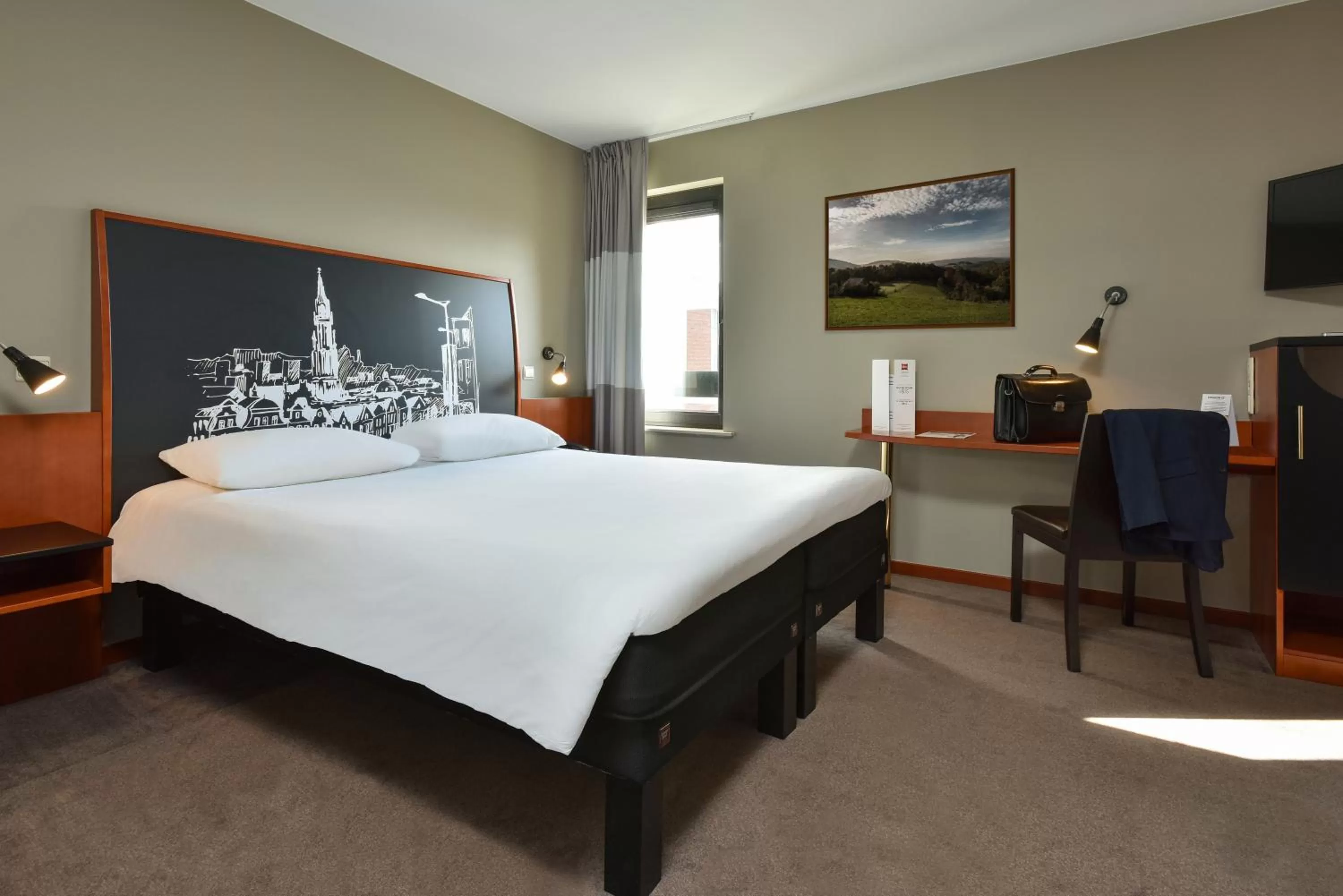 Shower, Bed in Ibis Brussels Erasmus