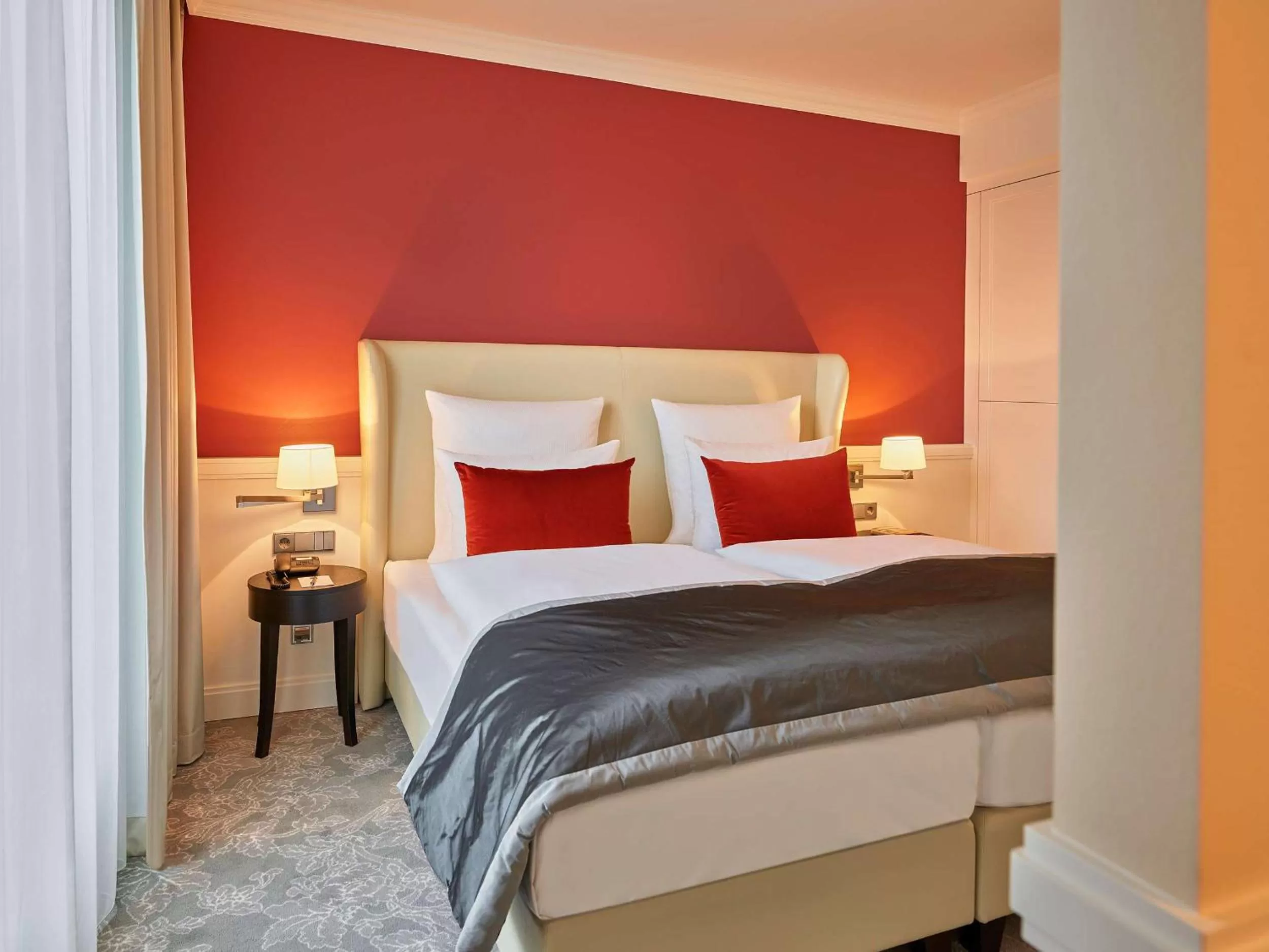 Photo of the whole room, Bed in Dorint Hotel Frankfurt/Oberursel