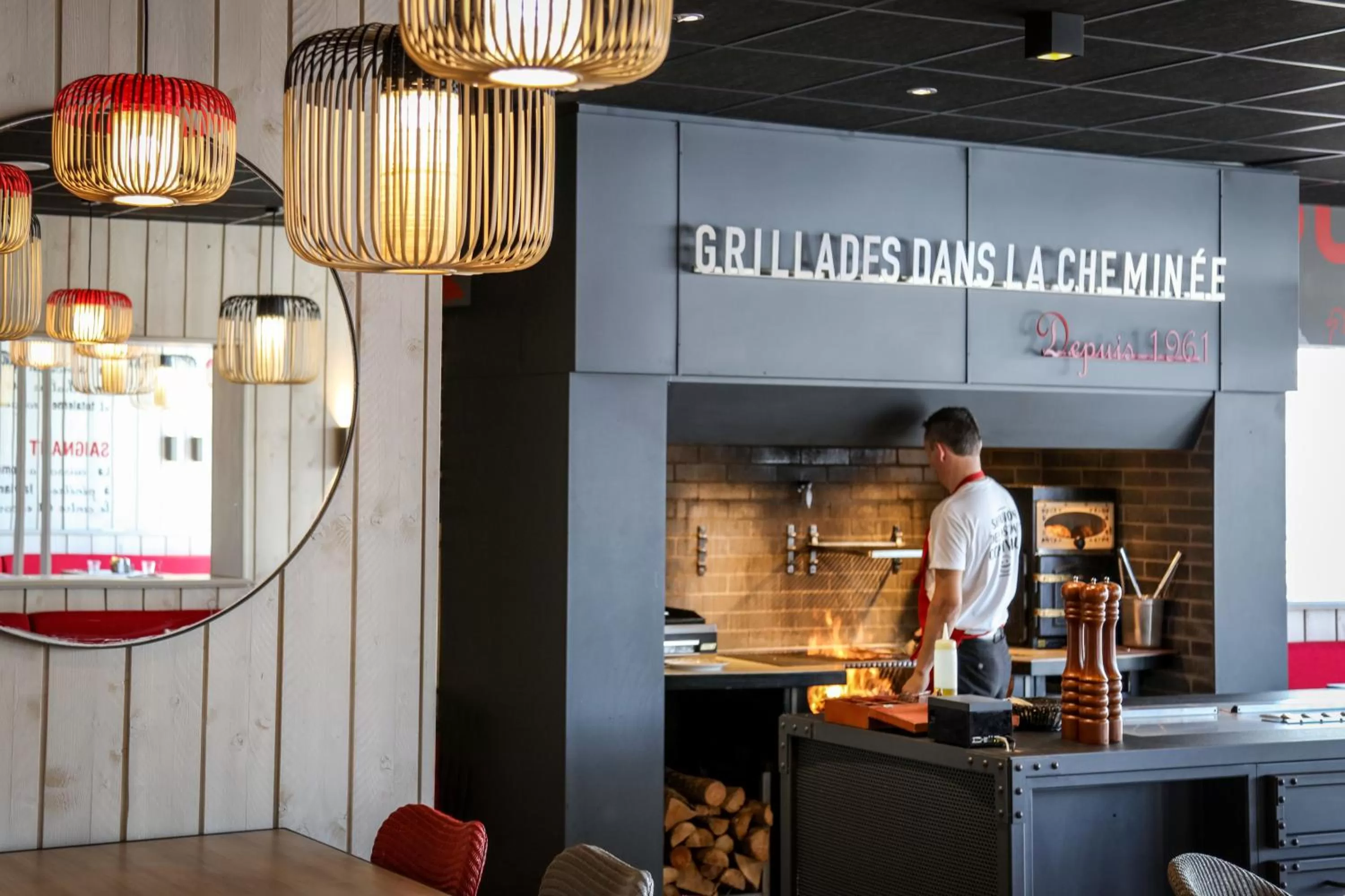 Restaurant/places to eat in ibis Orange Centre Echangeur A7 A9