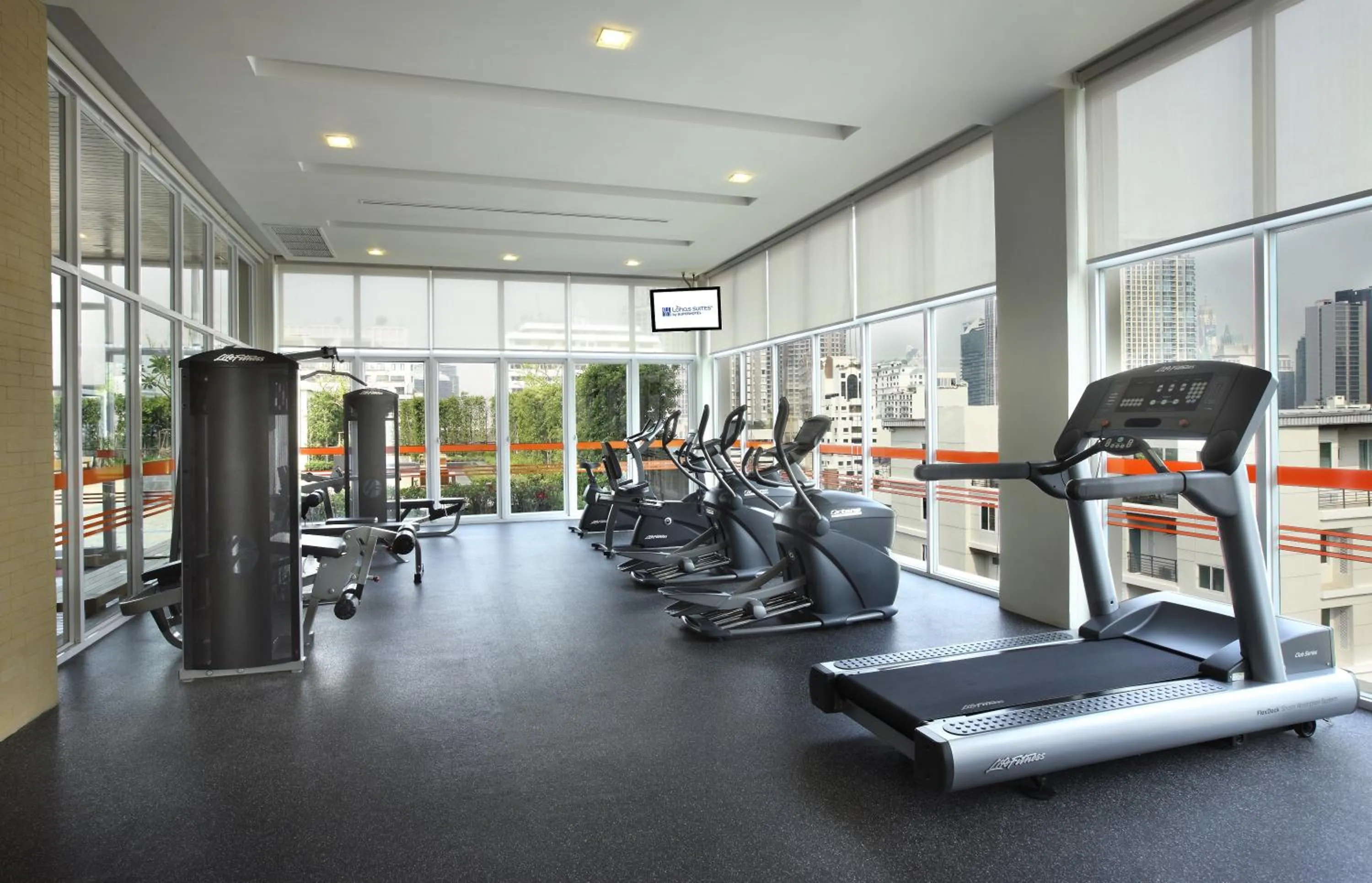 Fitness centre/facilities in Lohas Residences Sukhumvit 2